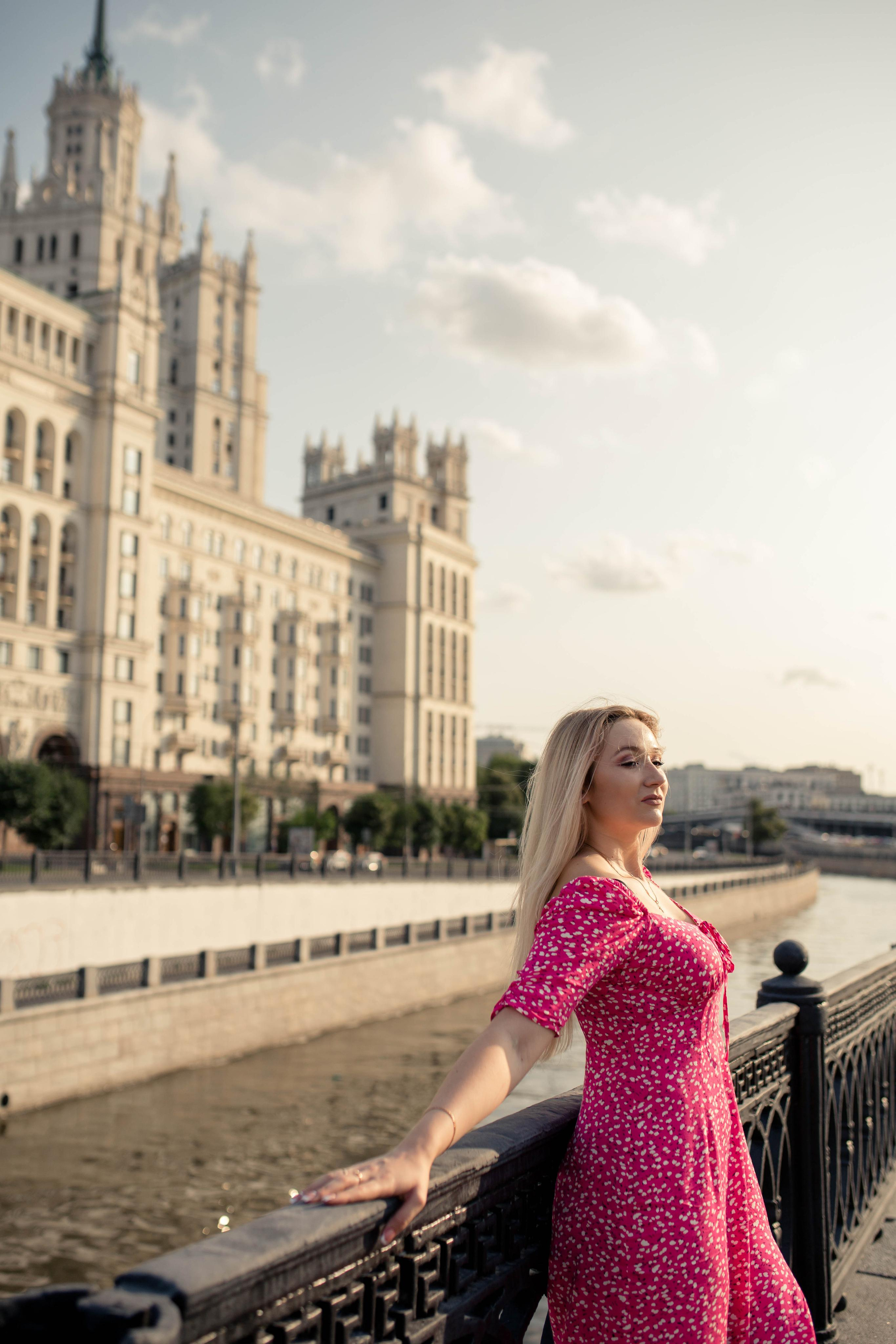 Фотосессия для влюбленных, прогулка по Москве. Алена и Ваня. Фотограф Валерия Горбунова Подольск Бутово Видное Щербинка