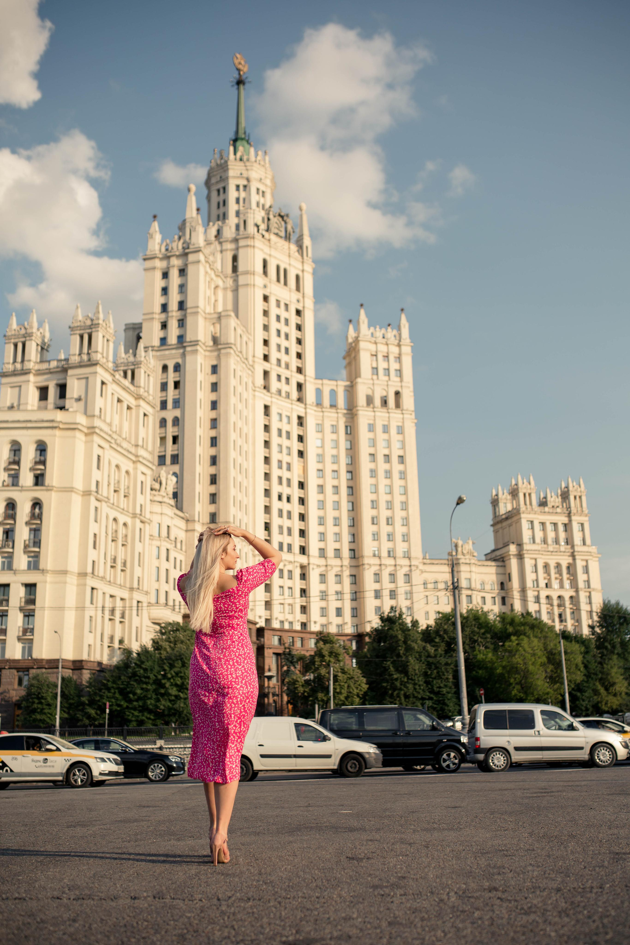 Фотосессия для влюбленных, прогулка по Москве. Алена и Ваня. Фотограф Валерия Горбунова Подольск Бутово Видное Щербинка