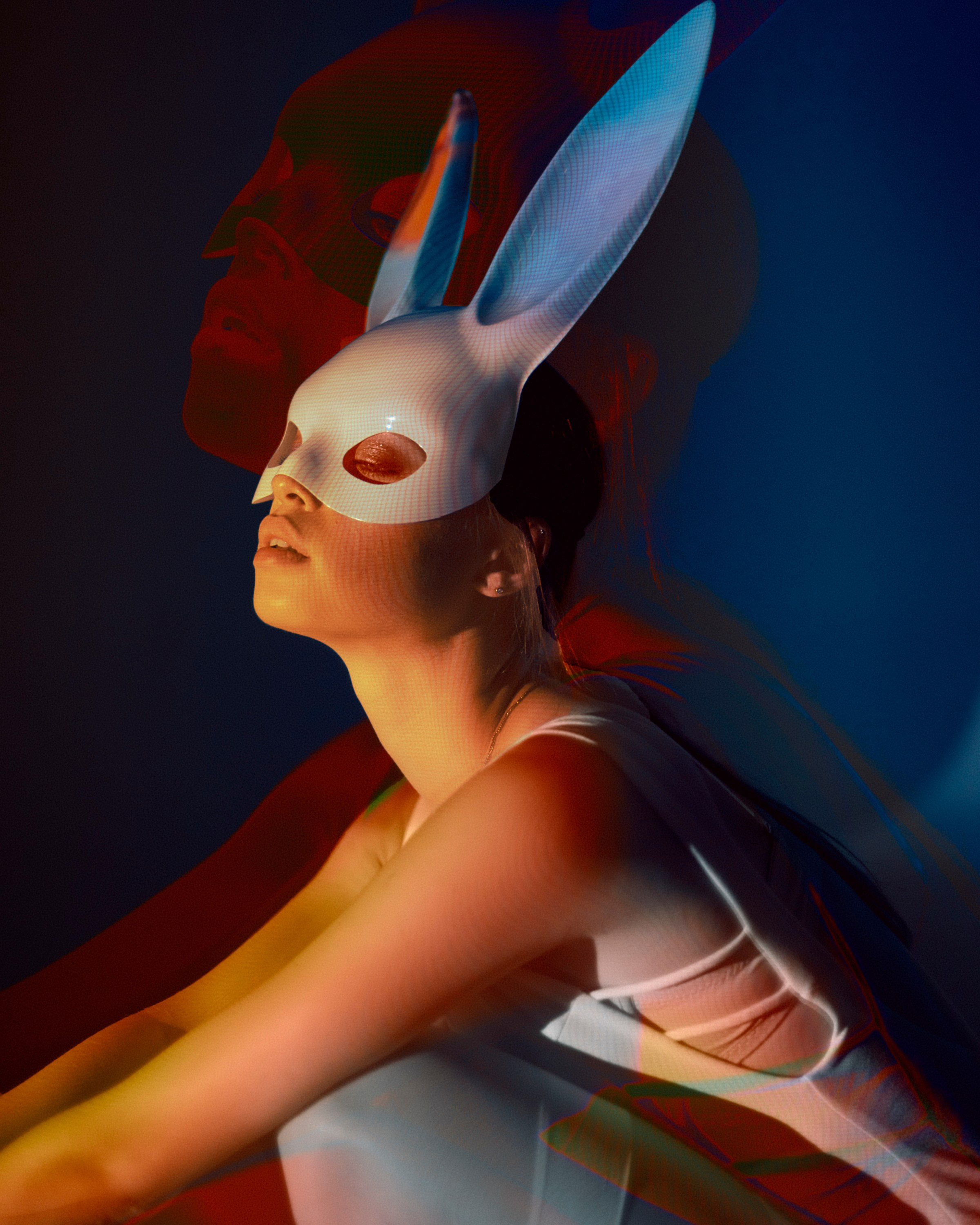 Projector and Mask. Photographer in Tokyo Anatolii Ozarto