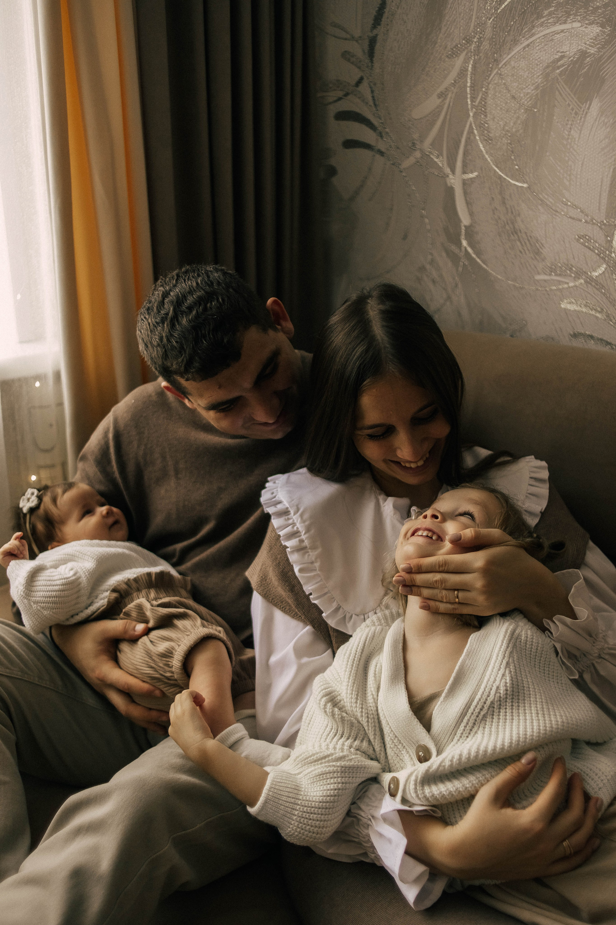 Анастасия, Андрей, Ариша и Анюта. Главная