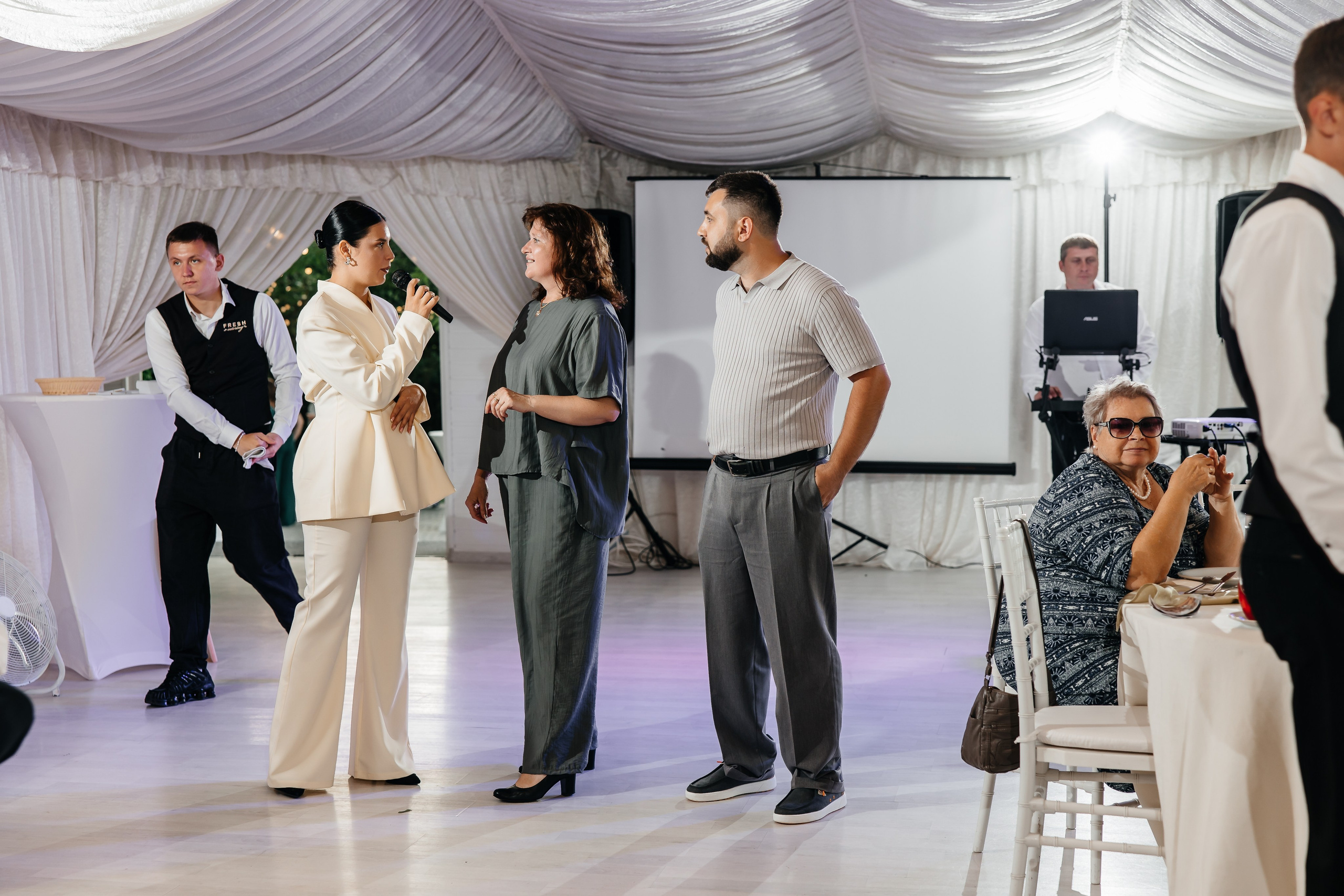 Анонс свадьбы Юлии и Игоря. Городская лавстори в Севастополе. Свадебный фотограф в Крыму и Севастополе Ольга Баскакова
