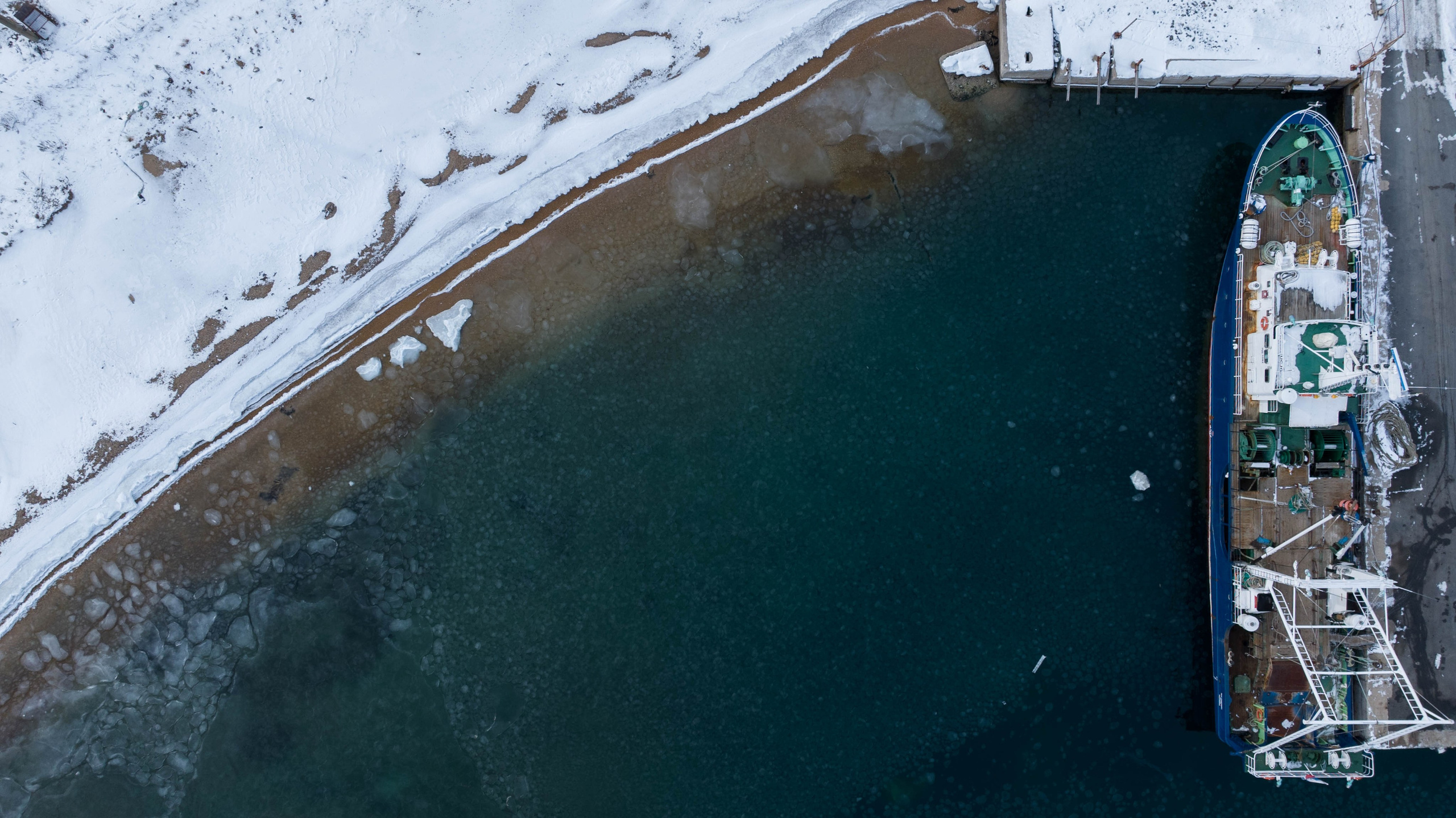 Бухта Пущина. Турист оптимист