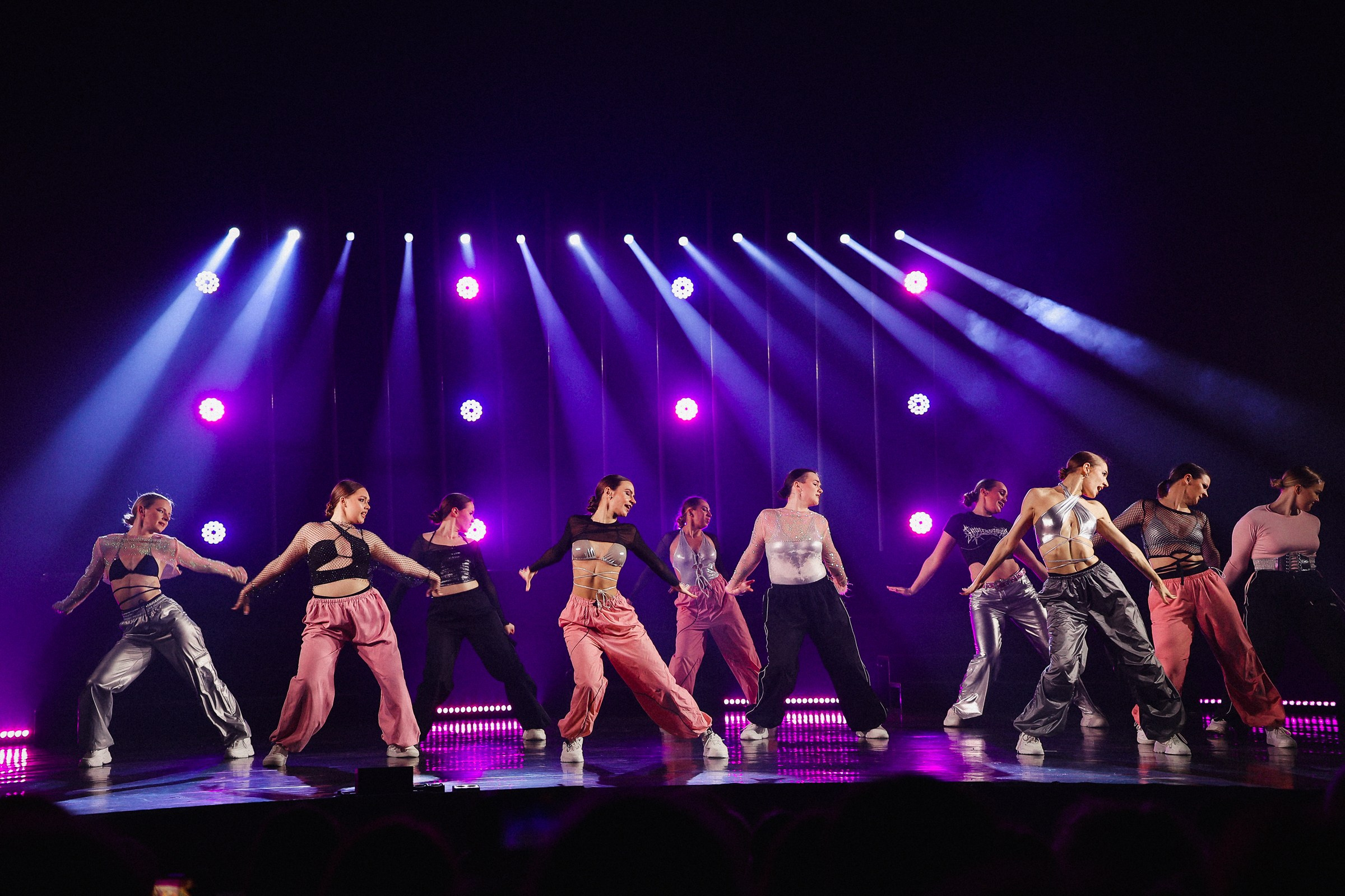 /РЕПОРТАЖ/ Танцевальное Шоу «ОНА». Свадебный фотограф Великий Новгород Станислав Кособудский