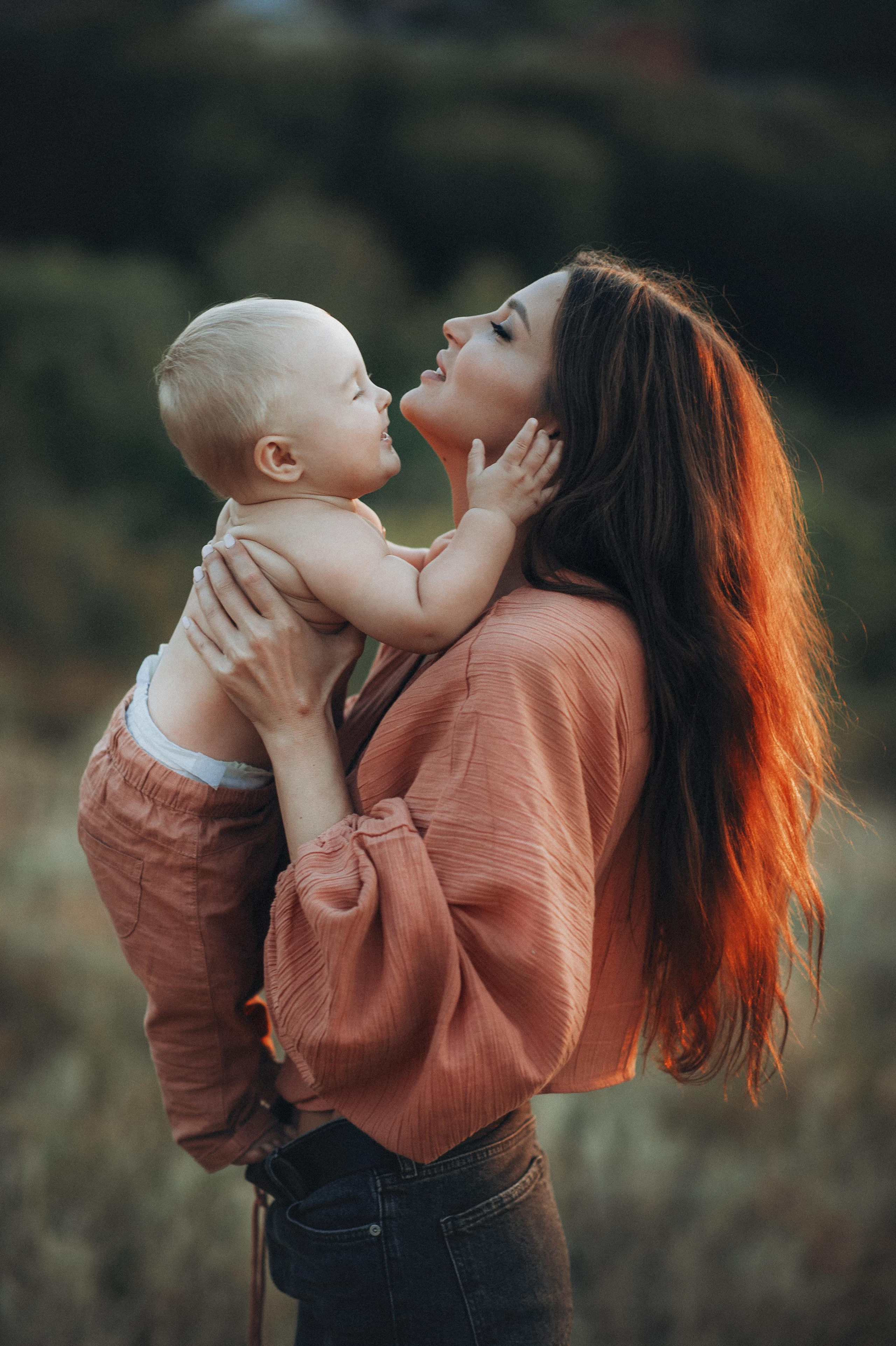 Юля в роли мамы. Фотограф в Саратове Анастасия Гладина