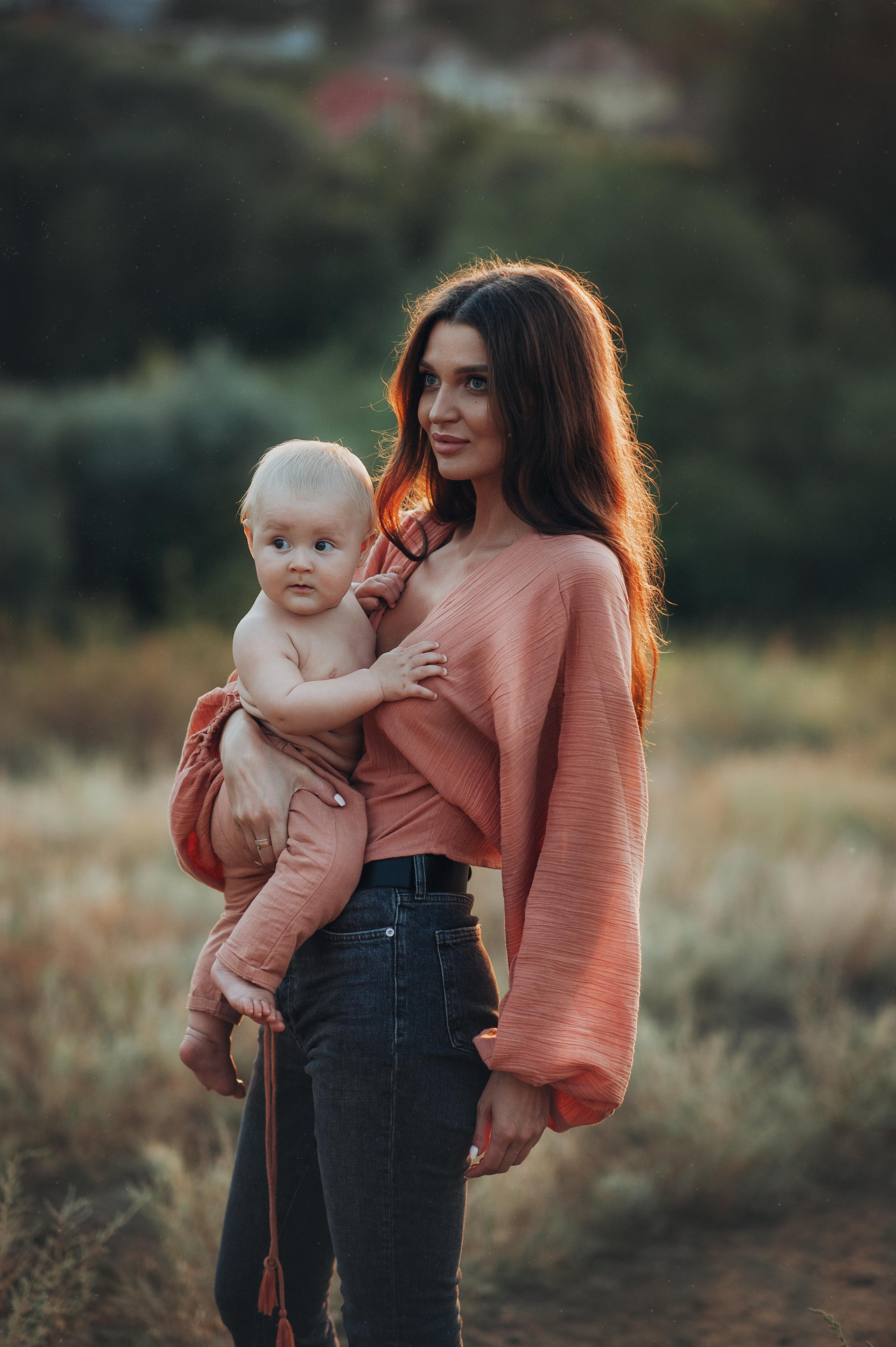 Юля в роли мамы. Фотограф в Саратове Анастасия Гладина