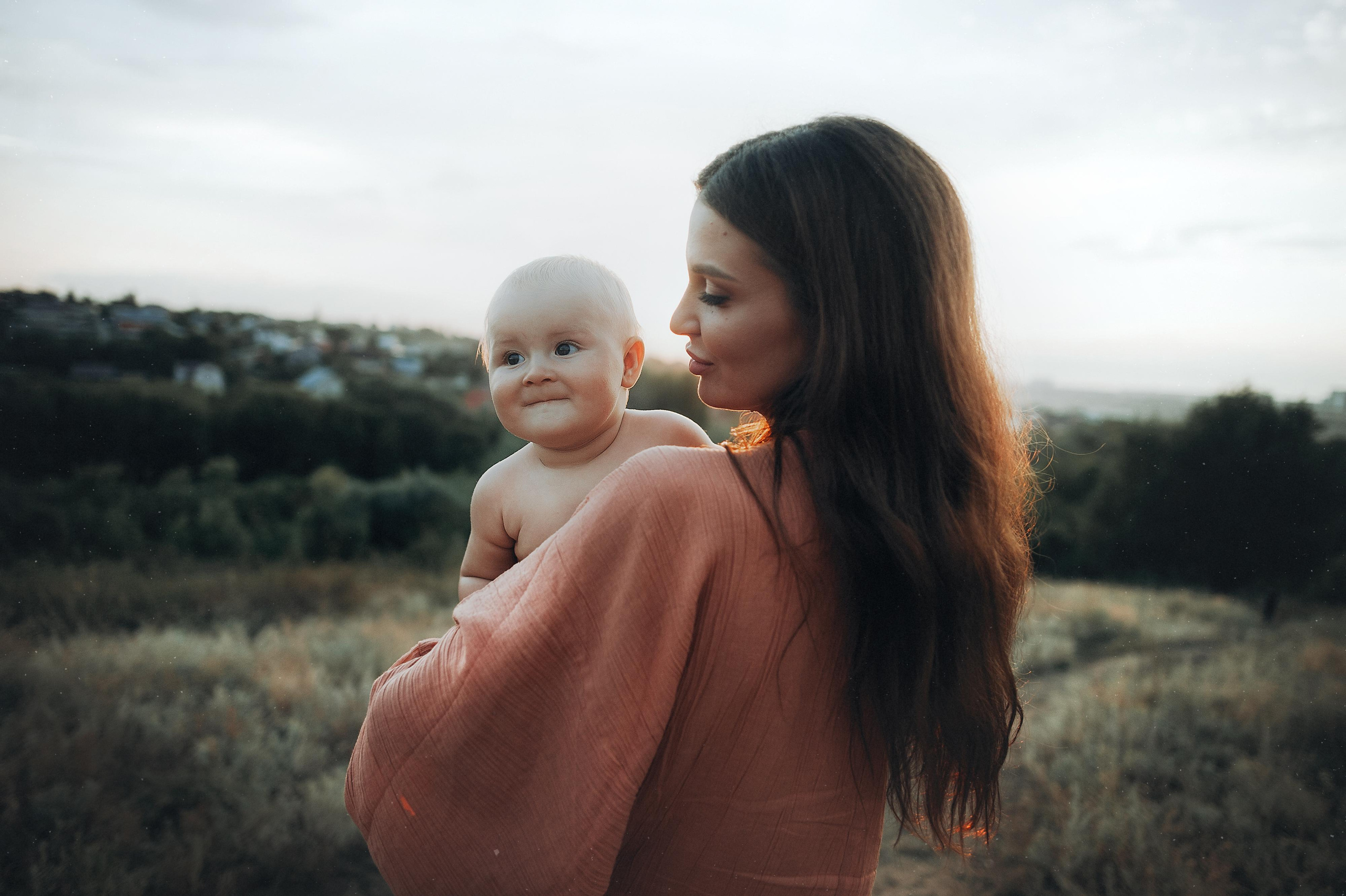 Юля в роли мамы. Фотограф в Саратове Анастасия Гладина