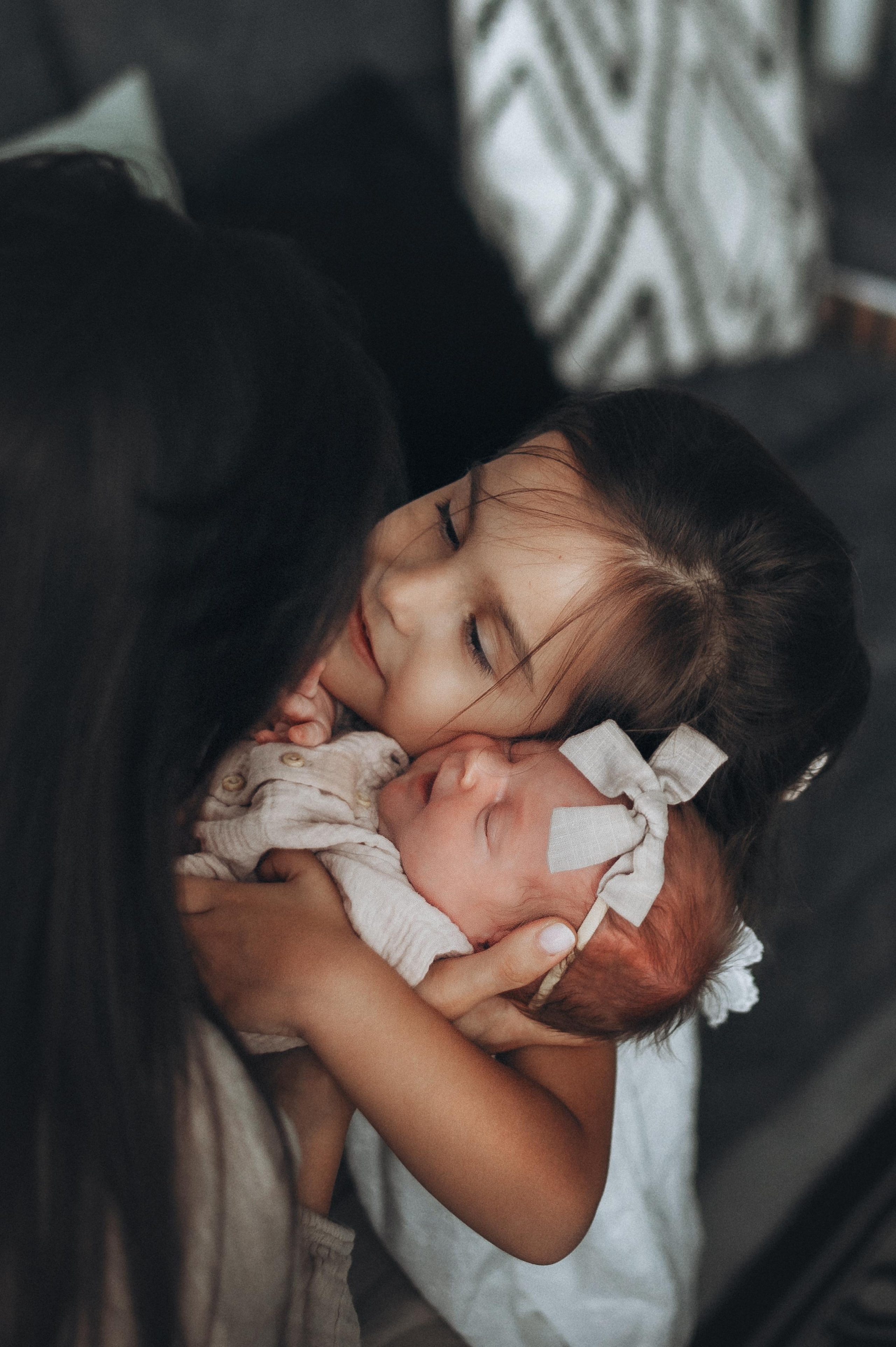 Мама и маленькие доченьки. Фотограф в Саратове Анастасия Гладина