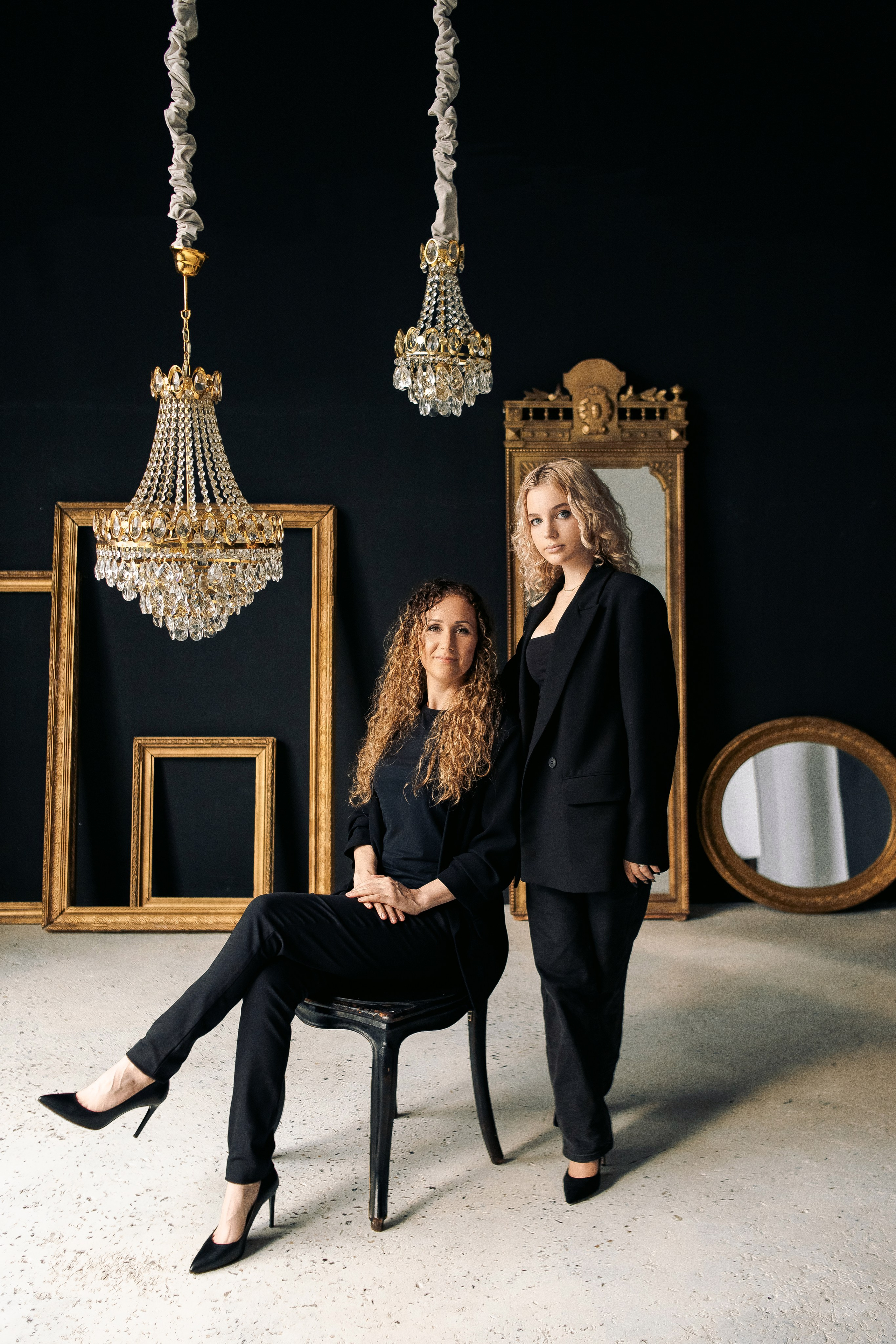 Семейная фотосессия взрослой дочки и мамы в студии. Фотограф в Санкт-Петербурге, Анна Скворцова