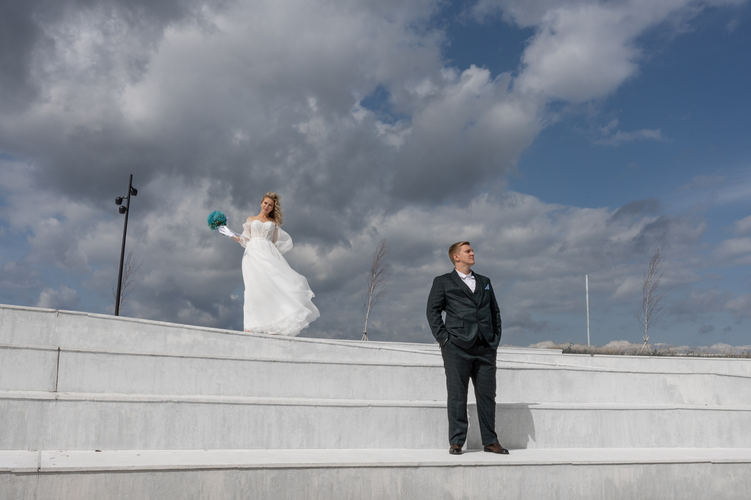 Красивые места для свадебной фотосессии летом в Санкт-Петербурге. Свадебный фотограф Александр Невский в Санкт-Петербурге