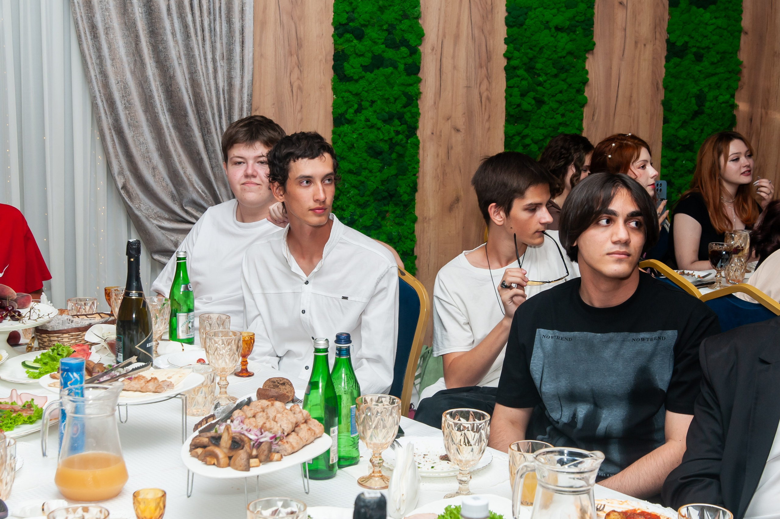 Выпускной МАОУ СОШ № 17 им. Эдуарда Есаяна. Свадебный и семейный фотограф Денис Лукьянов в Краснодаре, Краснодарском крае и Республике Крым