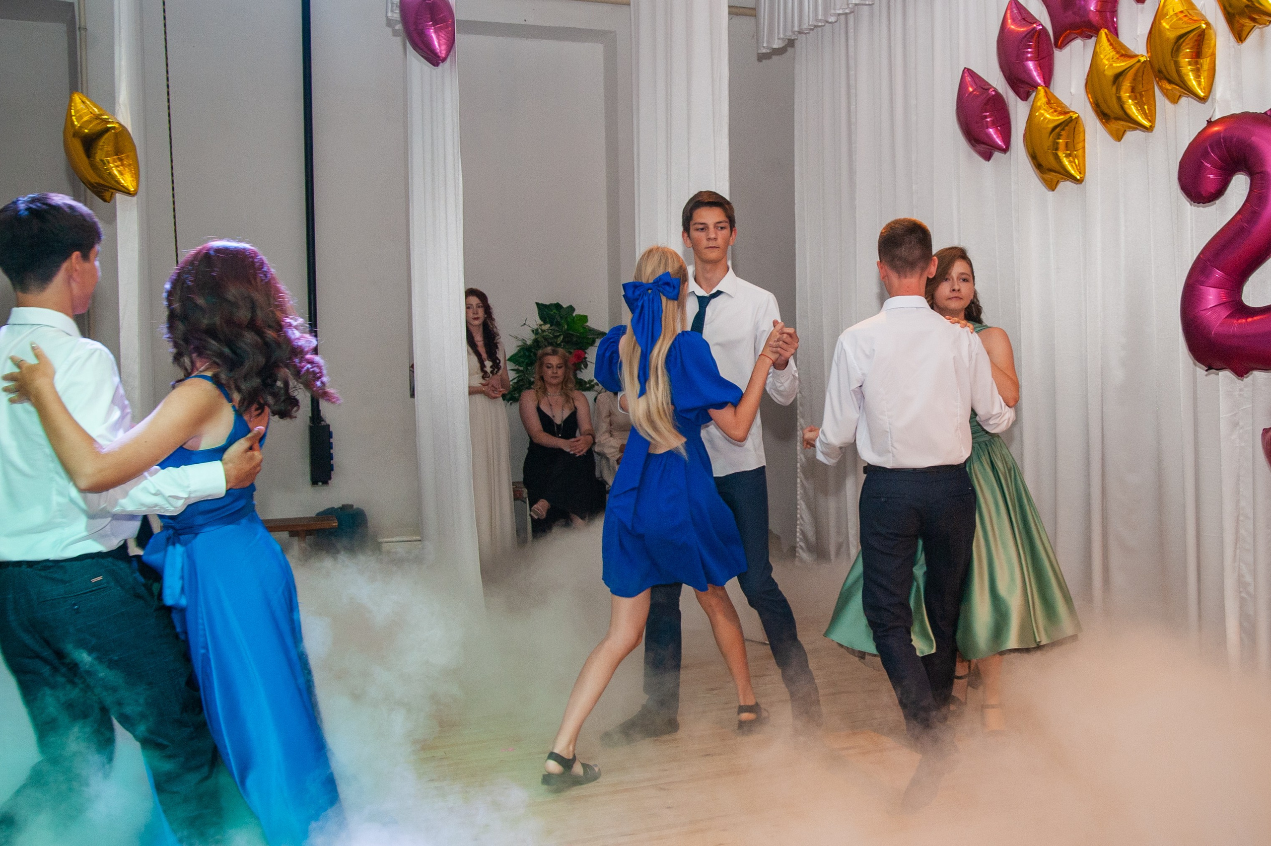 Выпускной МАОУ СОШ № 17 им. Эдуарда Есаяна. Свадебный и семейный фотограф Денис Лукьянов в Краснодаре, Краснодарском крае и Республике Крым