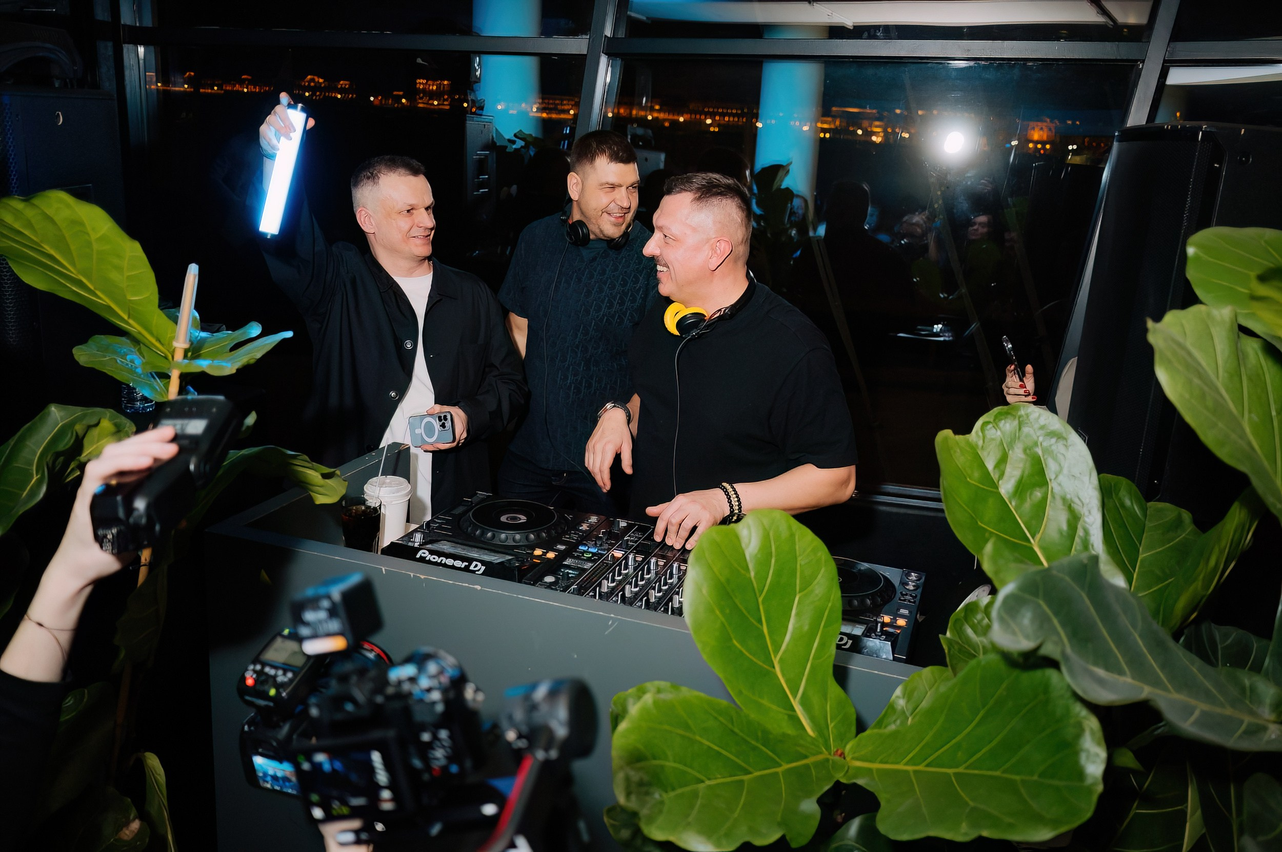 День Рождения DJ Андрей Вакуленко в Магадан. Коммерческий фотограф в Санкт-Петербурге Анна Кобзарь