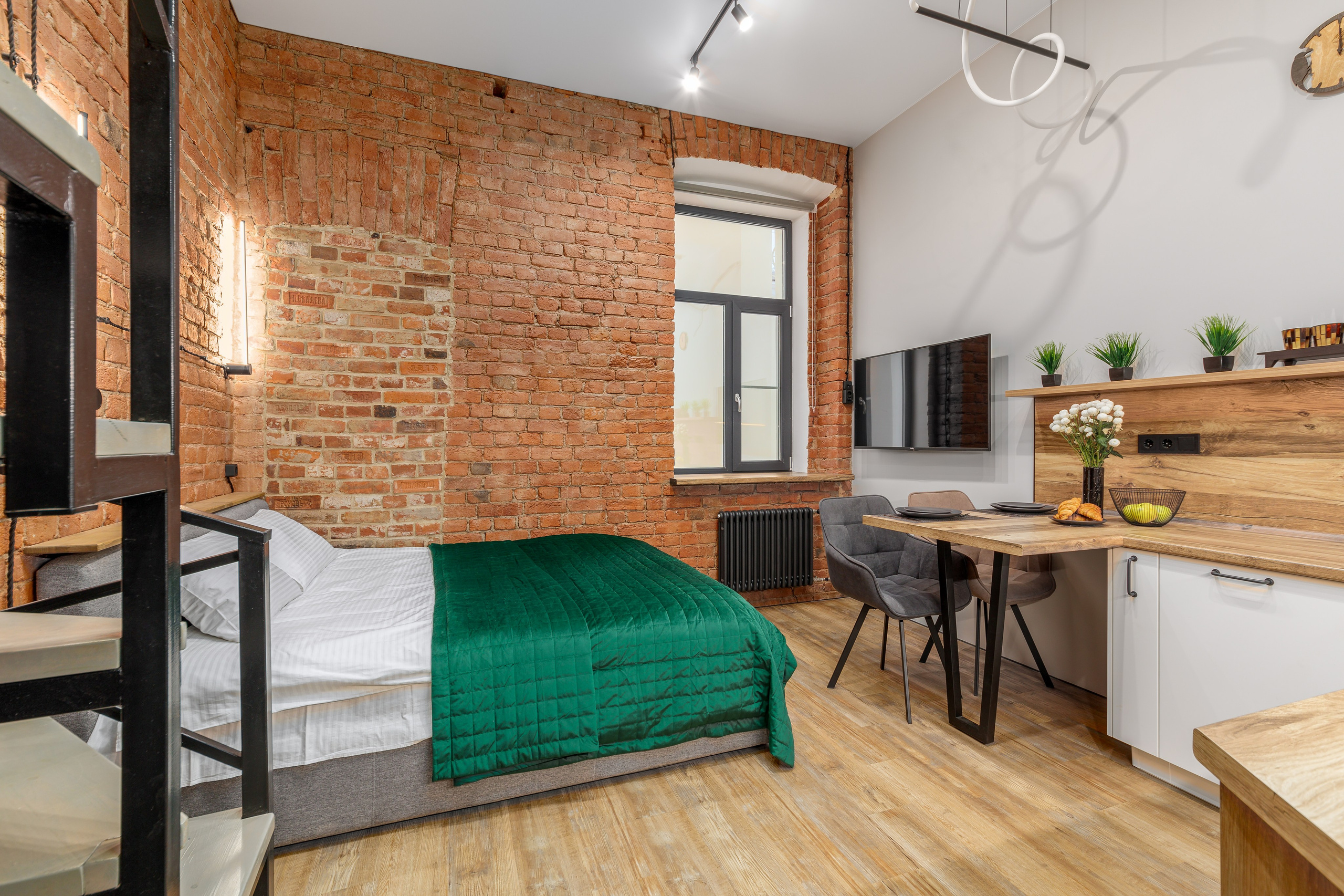 Двухэтажная студия, Коломенская ул