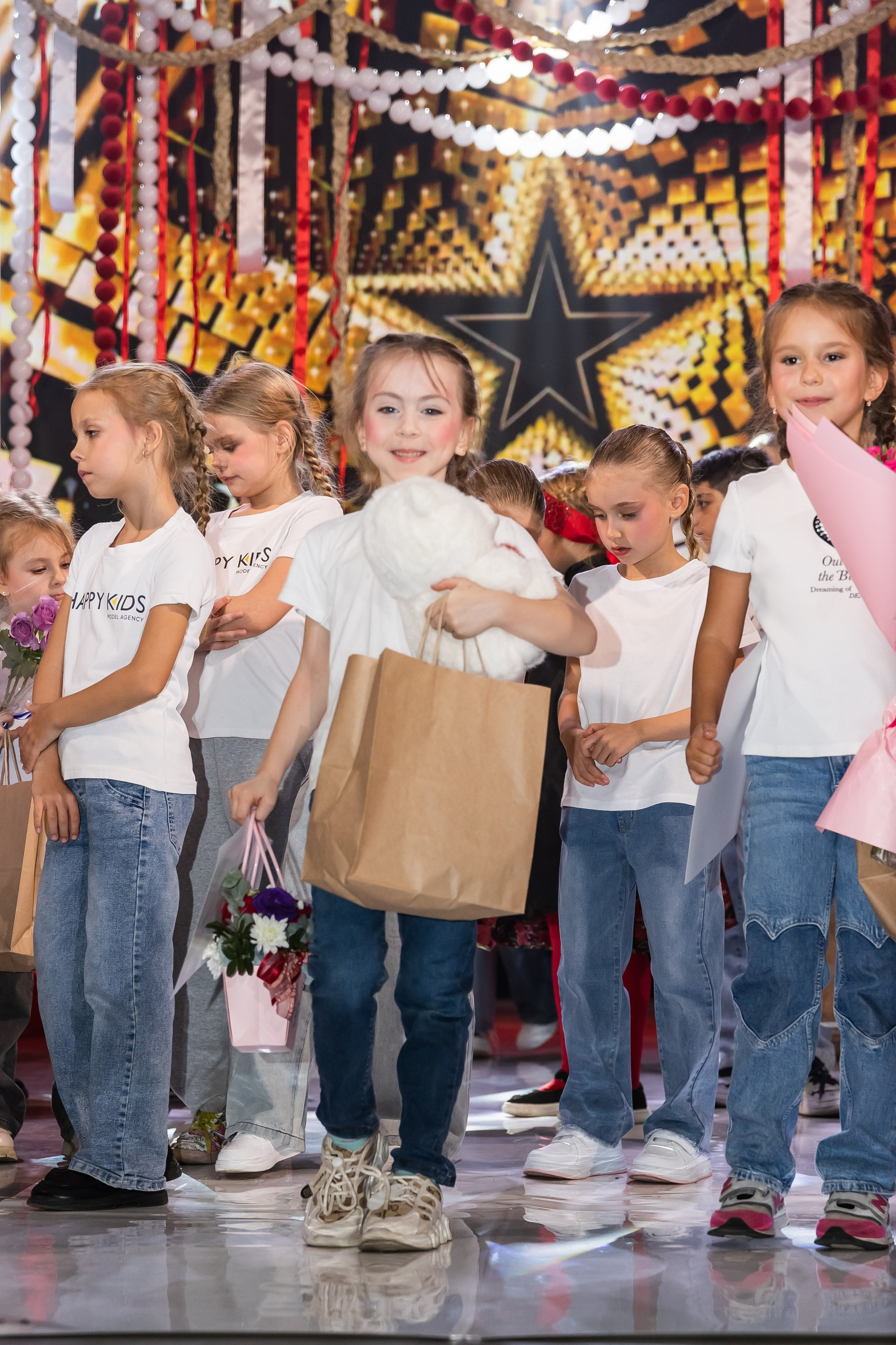 Показ Happy Kids. Выпускные альбомы во Владивостоке