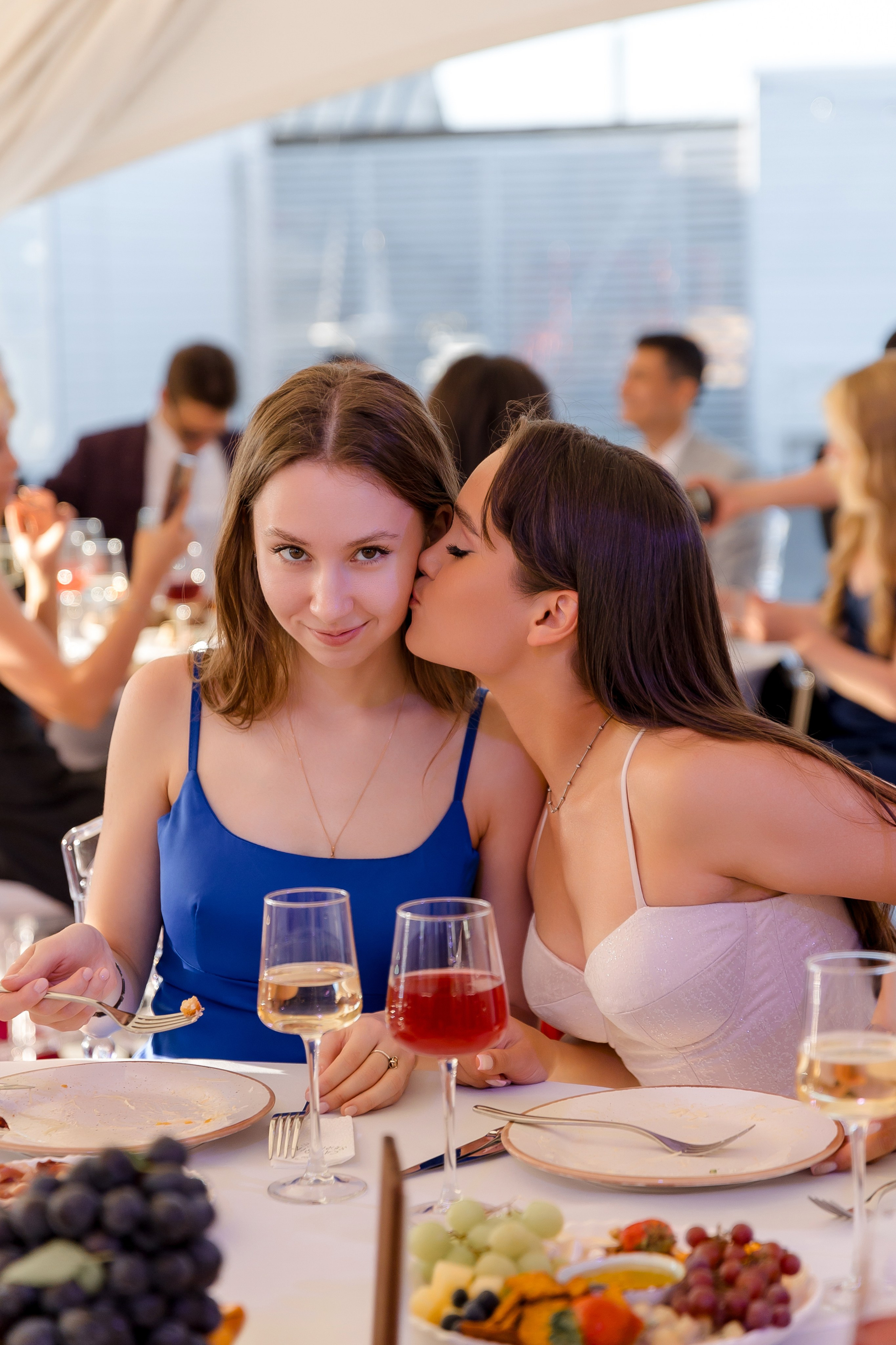 ВЫПУСКНОЙ White Place — Гимназия 52. Свадебный и семейный фотограф Динар Гильмутдинов