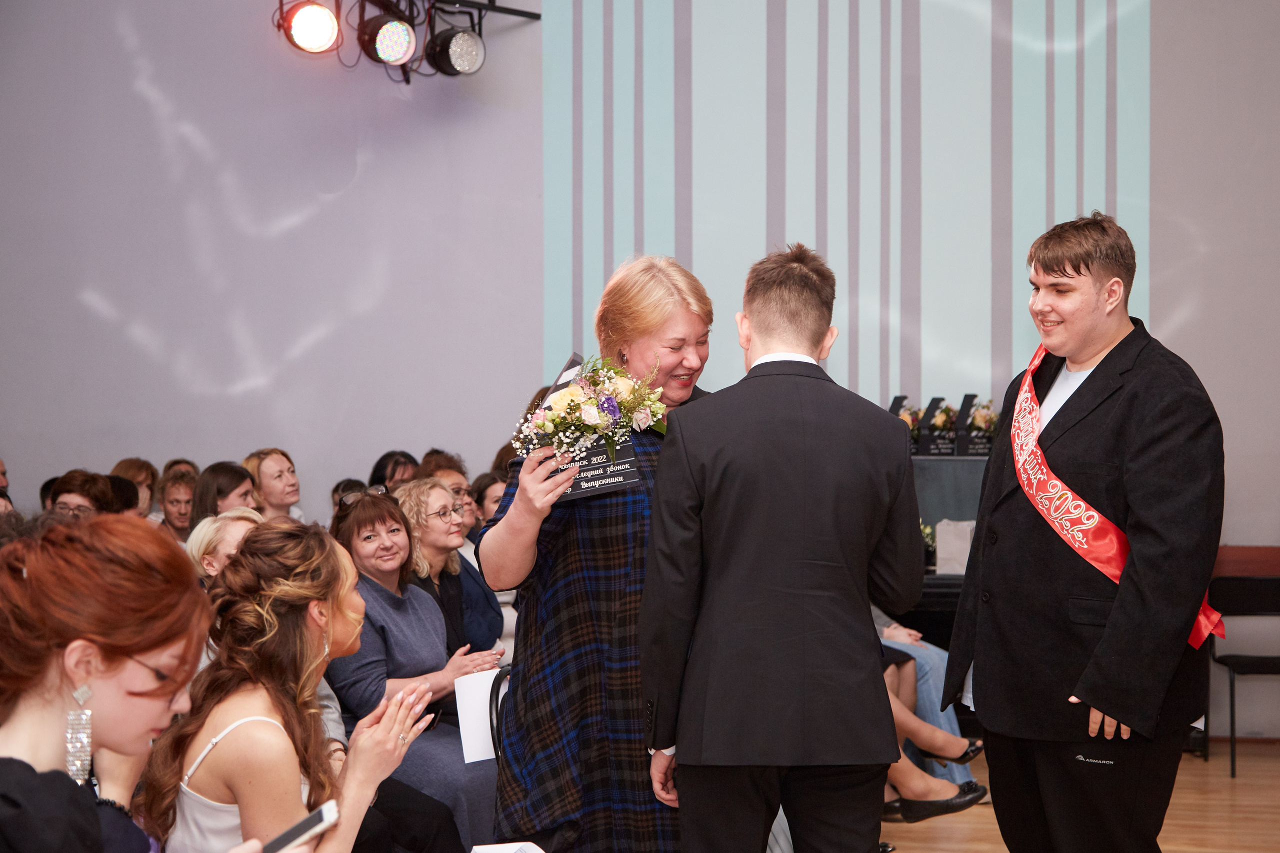 Последний звонок. Фотограф Савченко Люба. Москва