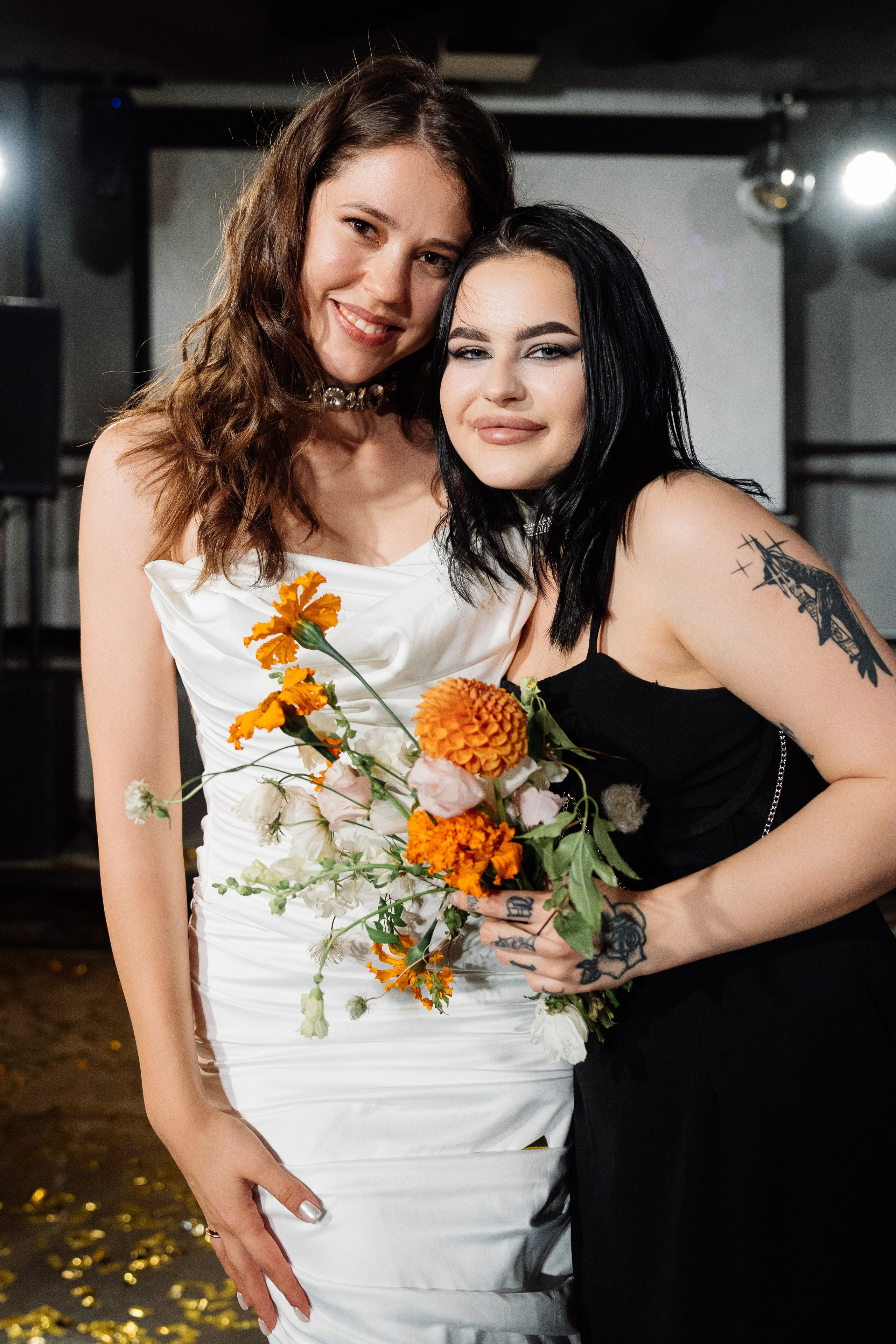 Оранжевая свадьба в гребешках. Свадебный фотограф организатор в Санкт-Петербурге Ассоль Опарина