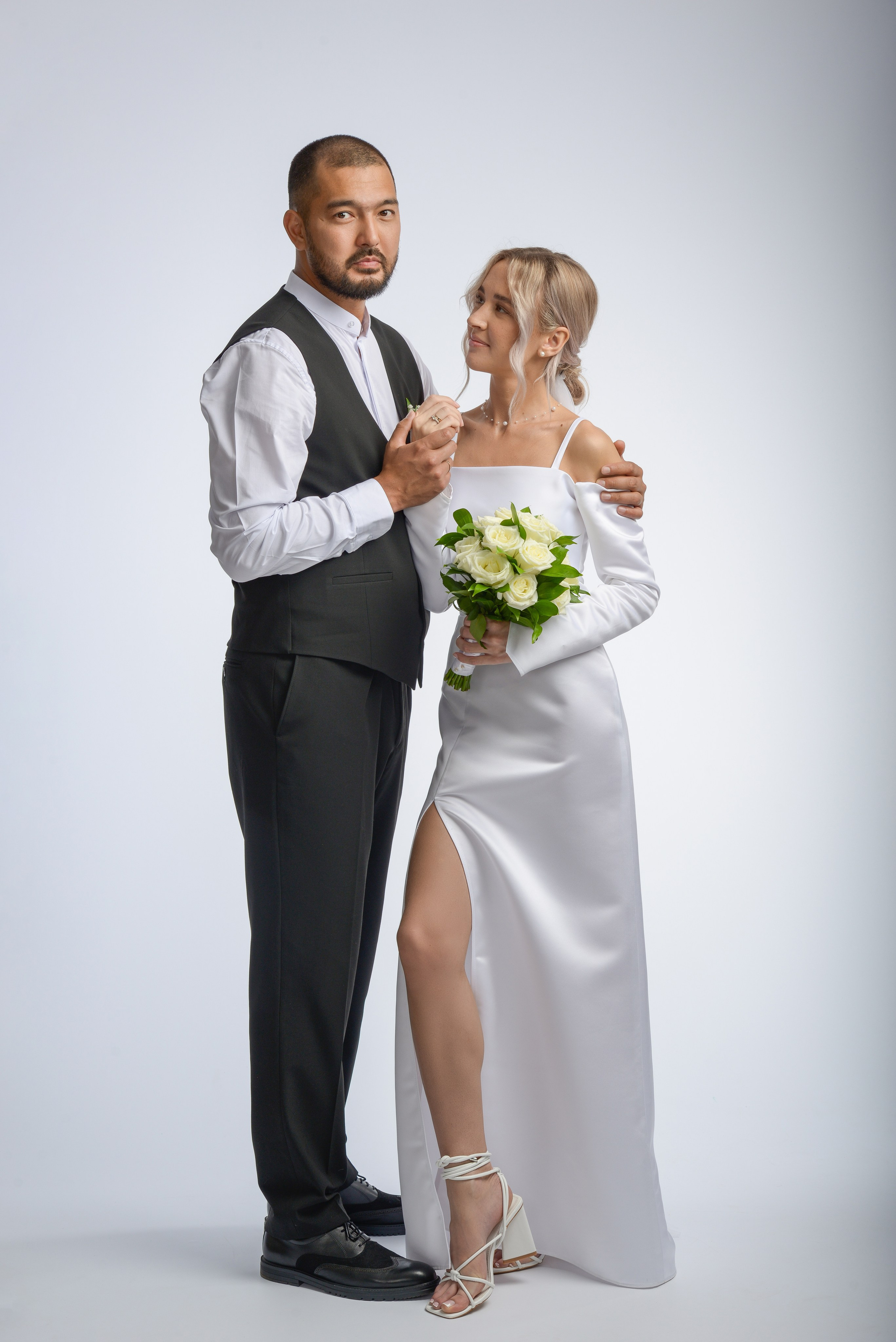 Студийная съемка свадебной пары. Татьяна Гойда портретный и семейный фотограф Ленск. Выпускные альбомы