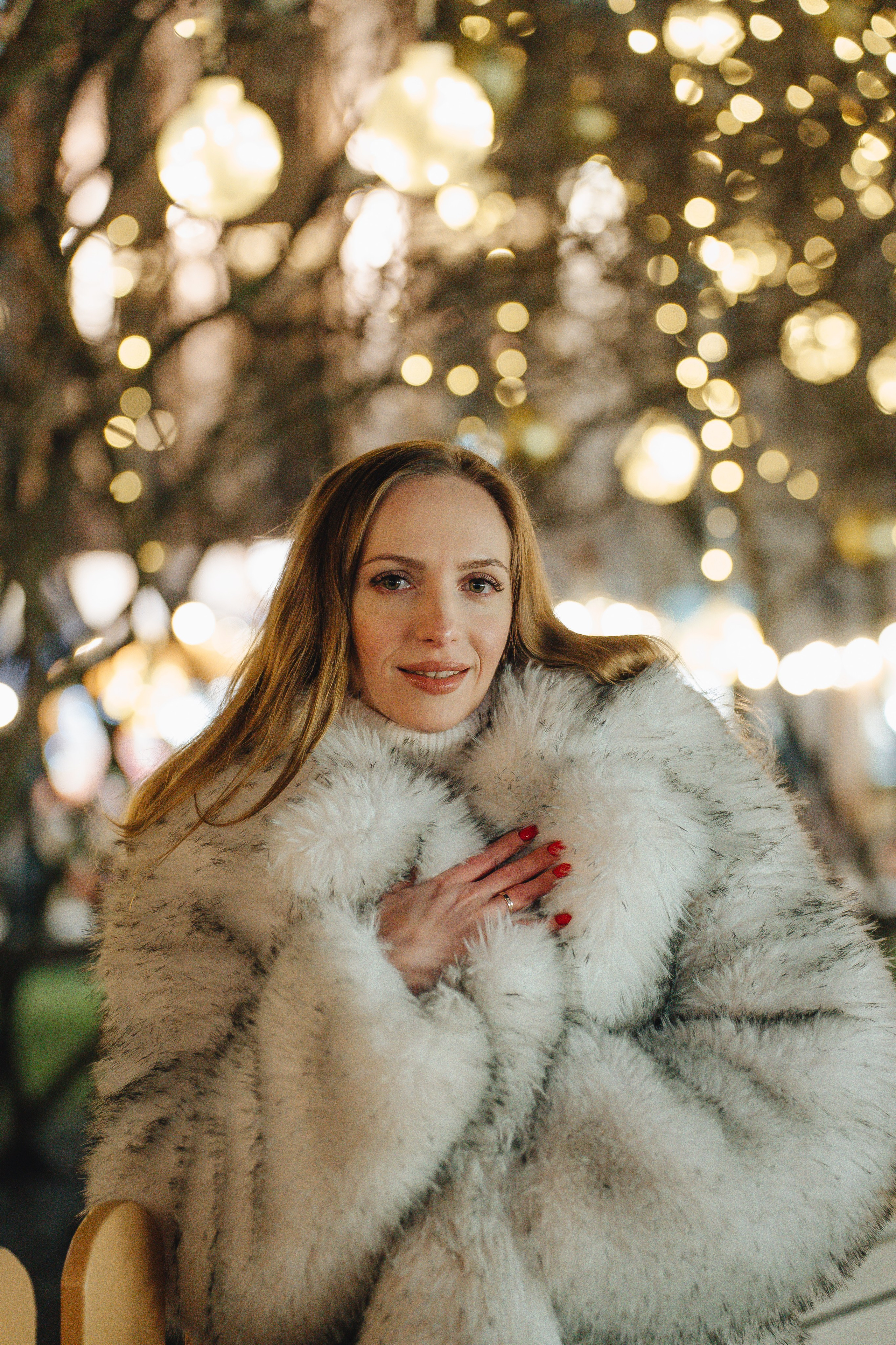 ПРОГУЛКА НА МАНЕЖНОЙ ПЛОЩАДИ ДЛЯ ДЕВУШКИ ПЕРЕД НОВЫМ ГОДОМ (НОВОГОДНЯЯ ФОТОСЕССИИЯ НА МАНЕЖНОЙ ПЛОЩАДИ). Профессиональный фотограф, Санкт-Петербург — Виктория Богомолова