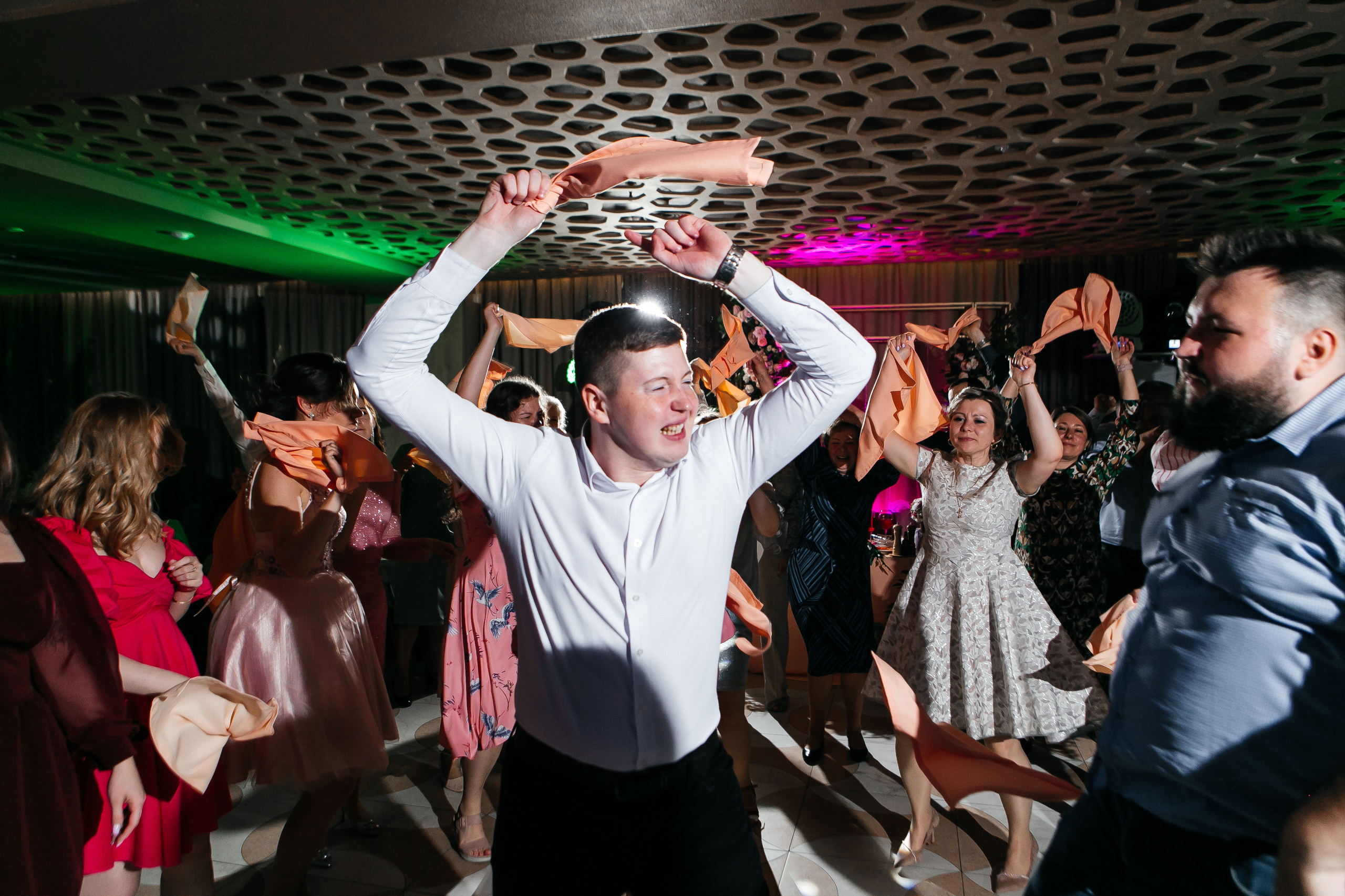 Свадебный фотограф Нижний Новгород. Свадебный и контент фотограф в Нижнем Новгороде Владимир Пресняков