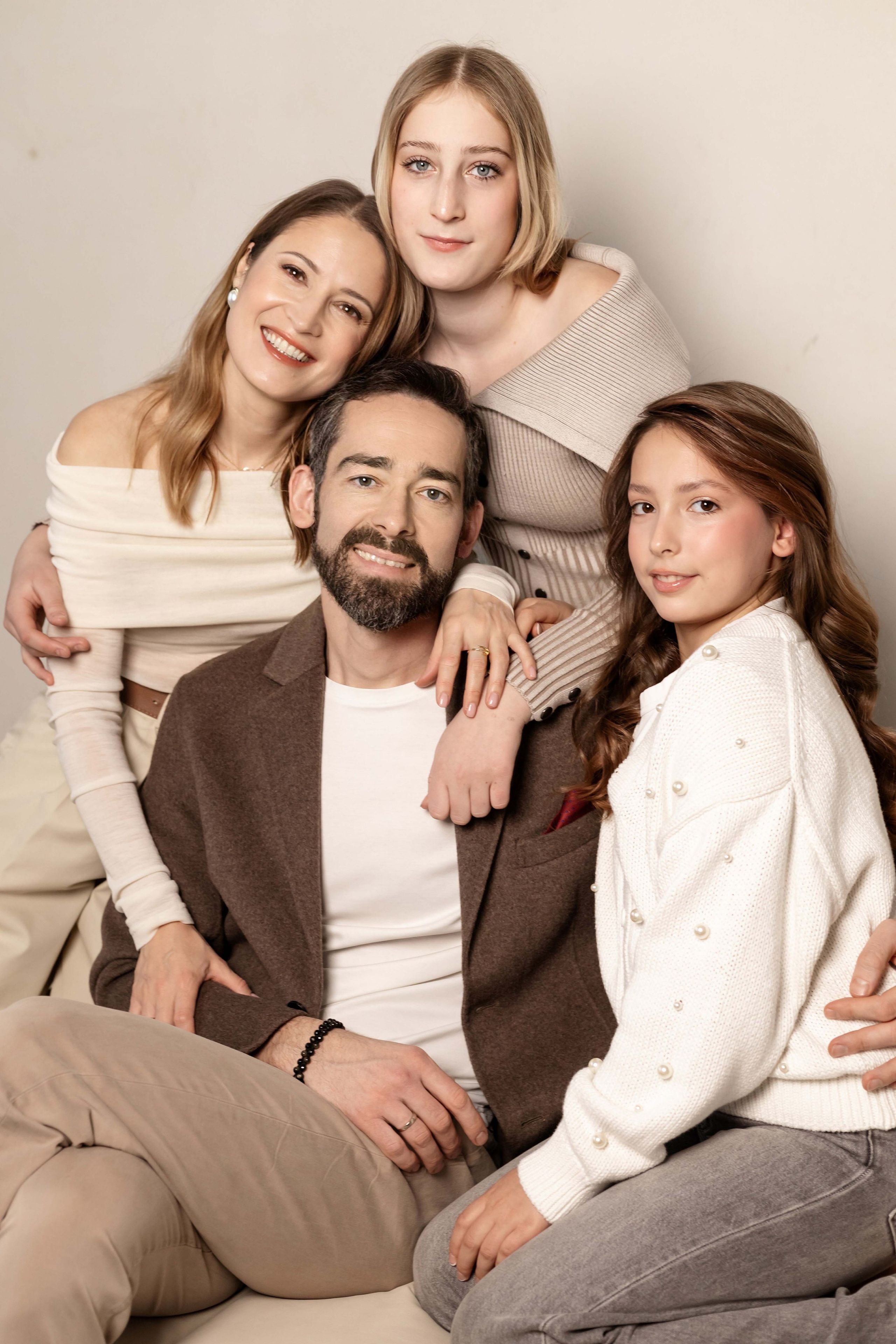 Анна, Никита и дочери. Фотограф в Москве Ксения Мокрушина | Brand & Women photographer