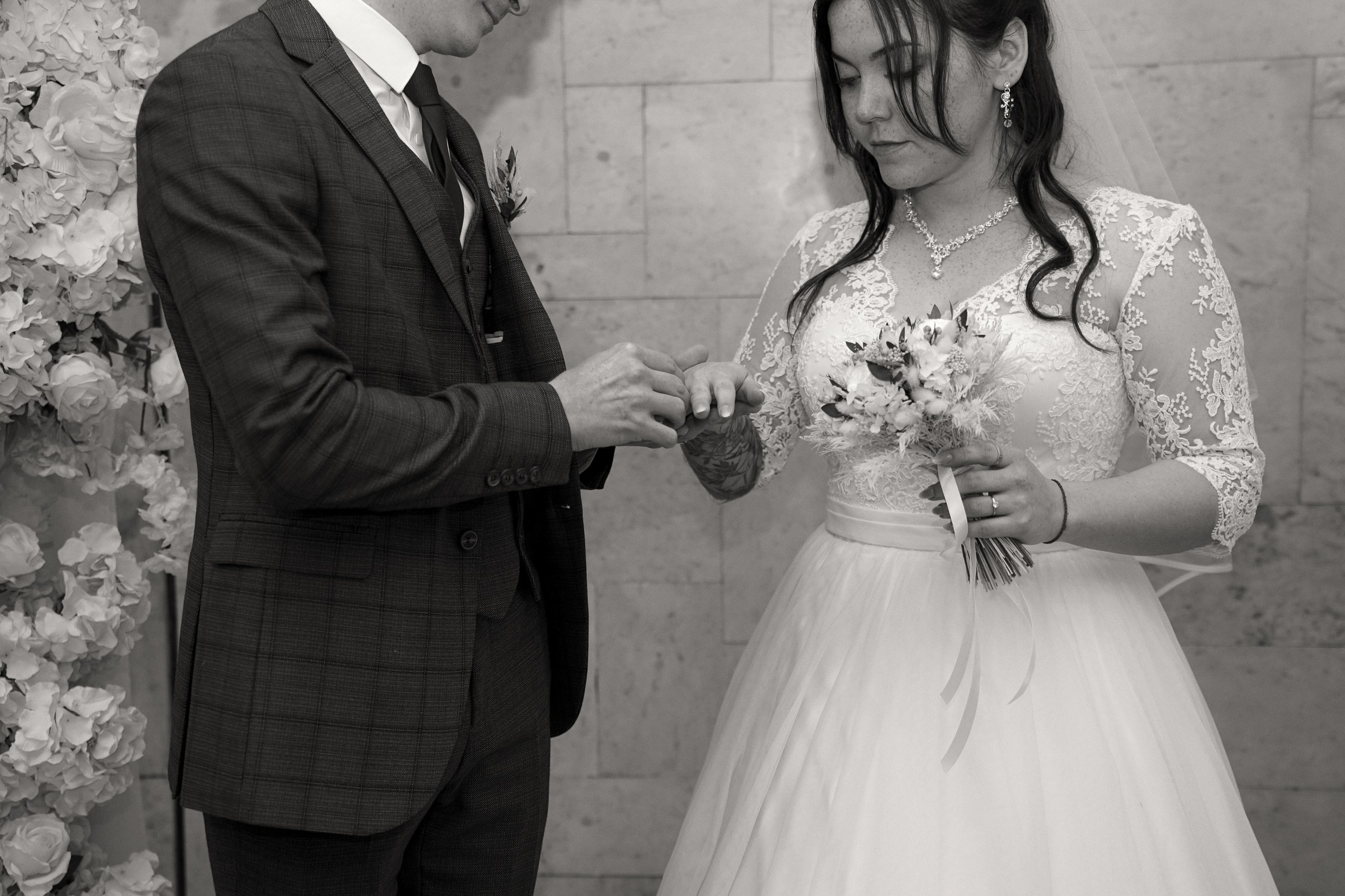 Свадебная фотосессия в Кировском ЗАГСе в Ростове-на-Дону. Фотограф Алёна Чёботова. Свадебный фотограф в Ростове-на-Дону. Таинство Крещения и Венчания, семейные фотосессии. Алёна Чёботова