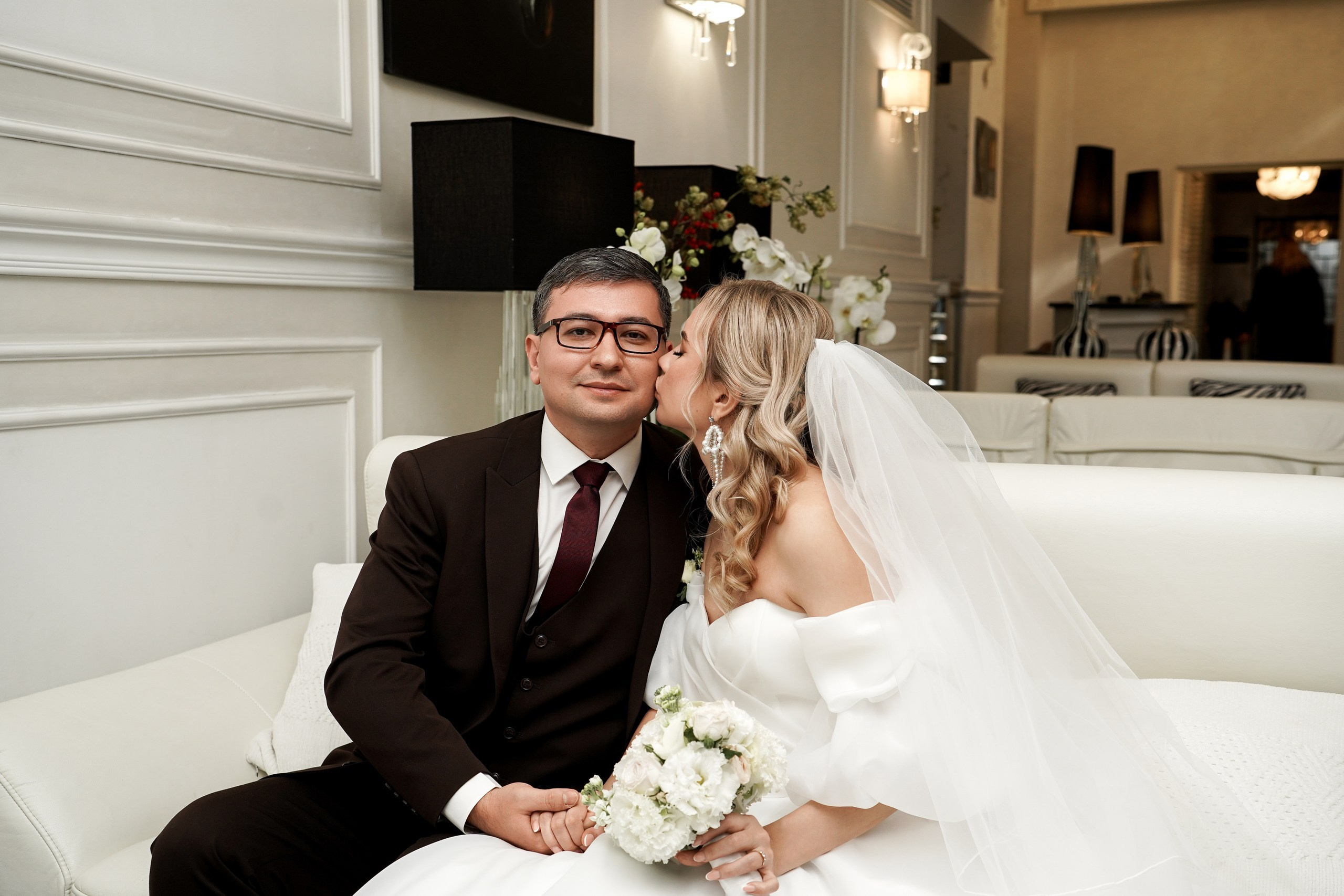 Свадебная фотосессия «4 часа». Отель Резиденция в Ростове-на-Дону. Кадры молодоженов на природе. Фотосессия банкета 1 час. Свадебный фотограф в Ростове-на-Дону. Таинство Крещения и Венчания, семейные фотосессии. Алёна Чёботова