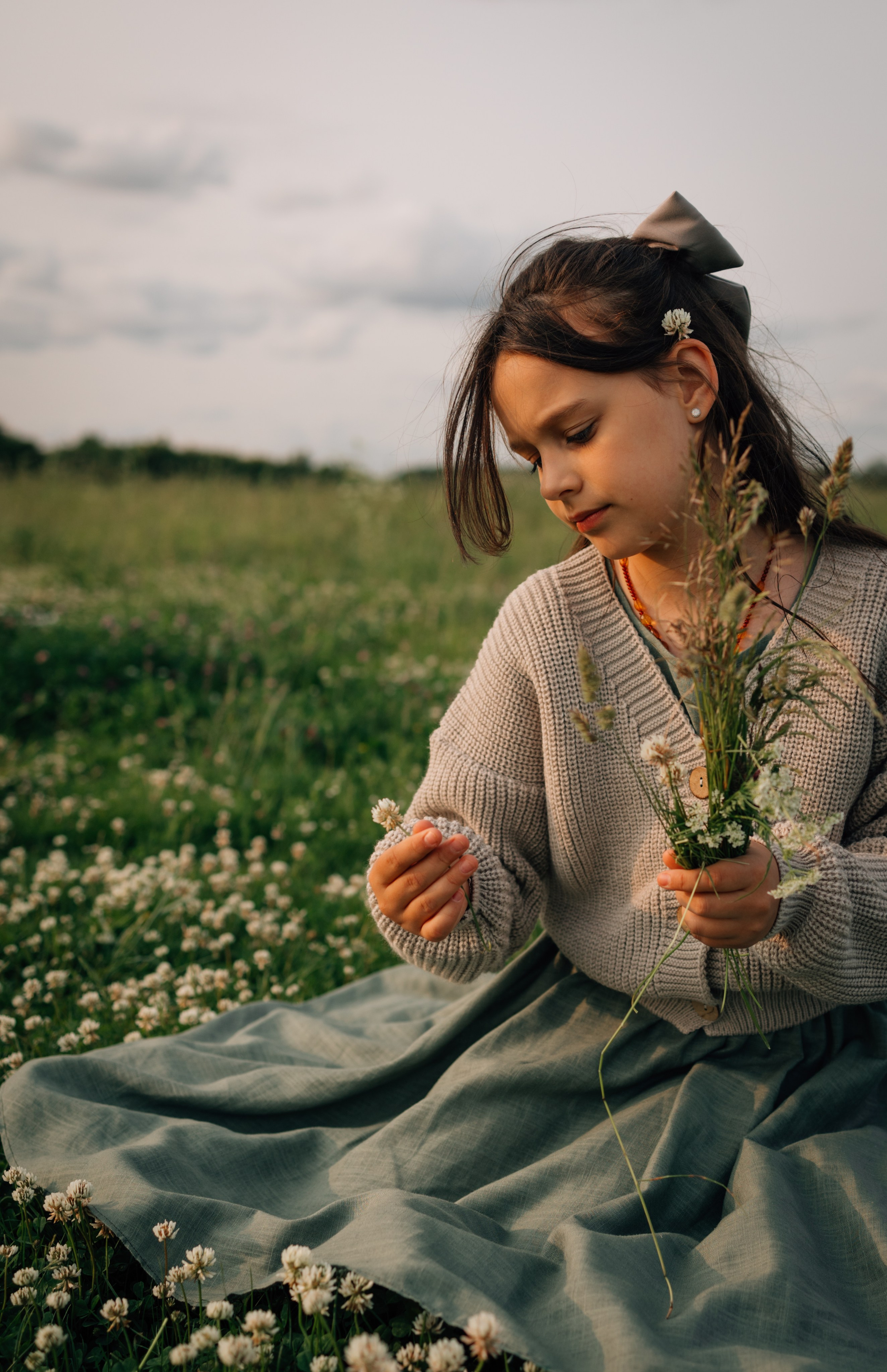 Анна, Марчелло, Настенька и Влада в поле. Фотограф Москва Светлана Кирюшина