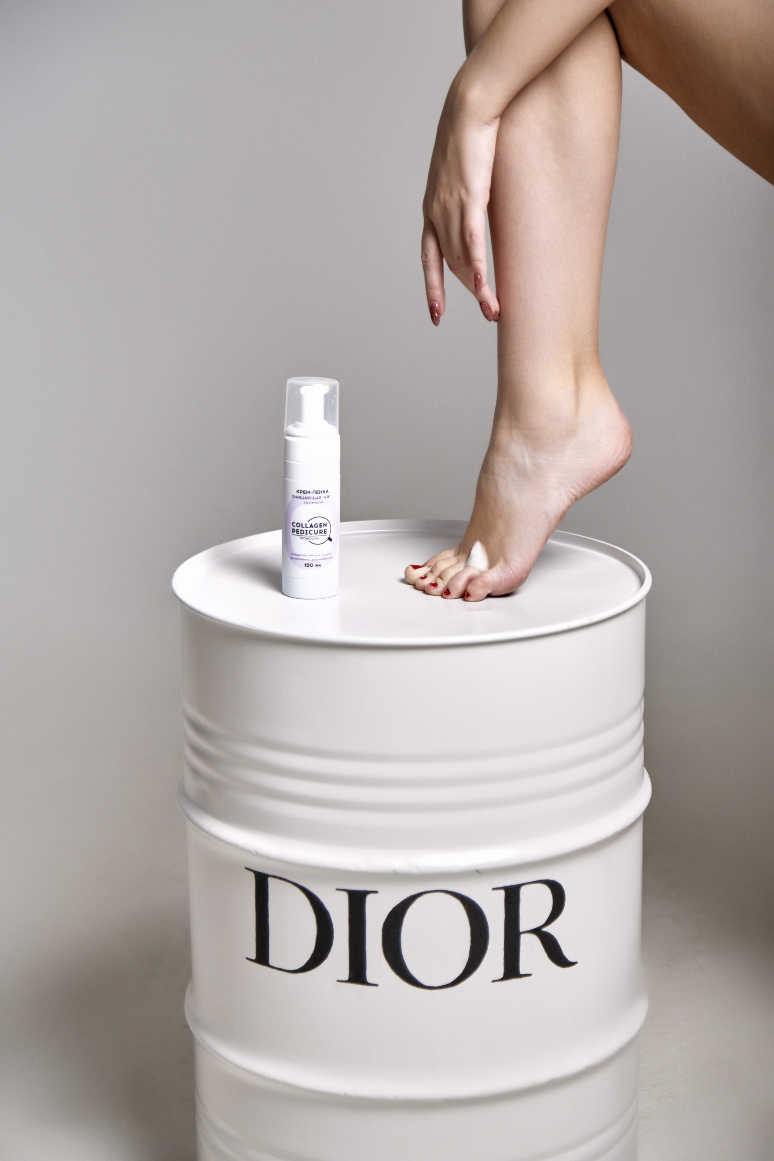 Ольга Валавина — мастер коллаген-педикюра и аппаратного маникюра. Фотограф Челябинск — Кирилл Устюжанин