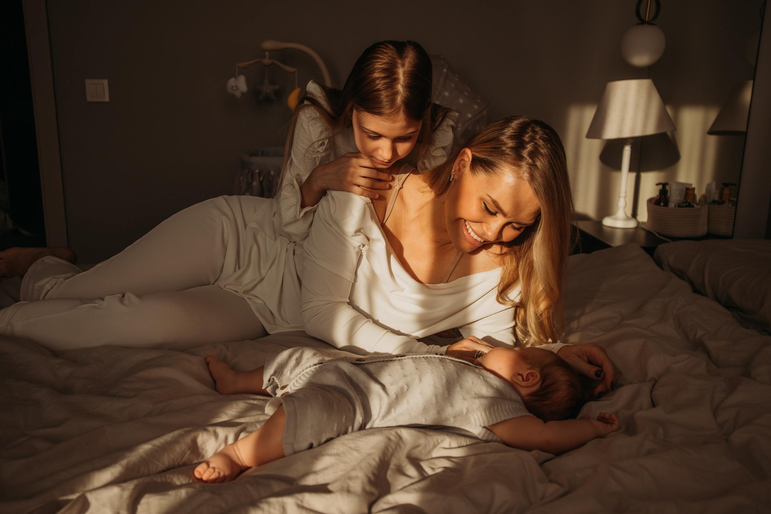 Домашняя съемка семьи Ксении. Венера Гайн. Репортажный фотограф  Тюмень. Обучение фотографии с 0