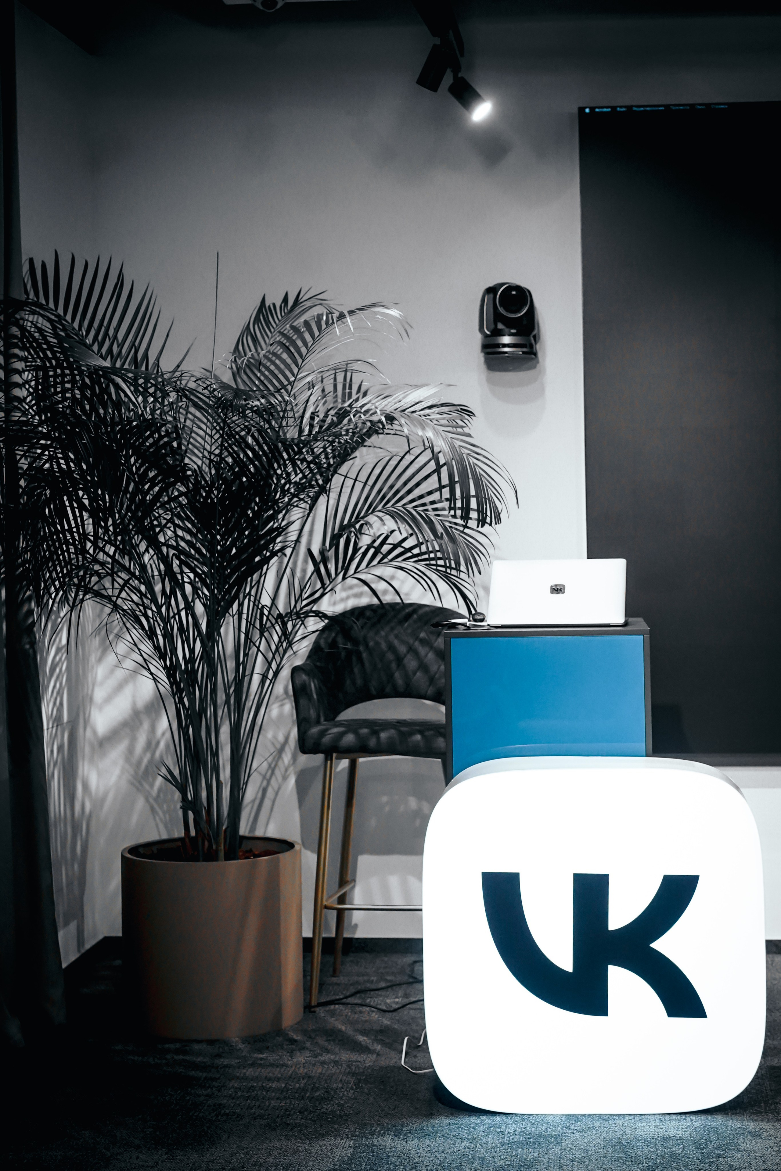 «VK» Бэкстейдж с интервью. Репортажный и портретный фотограф / видеограф (СПБ)