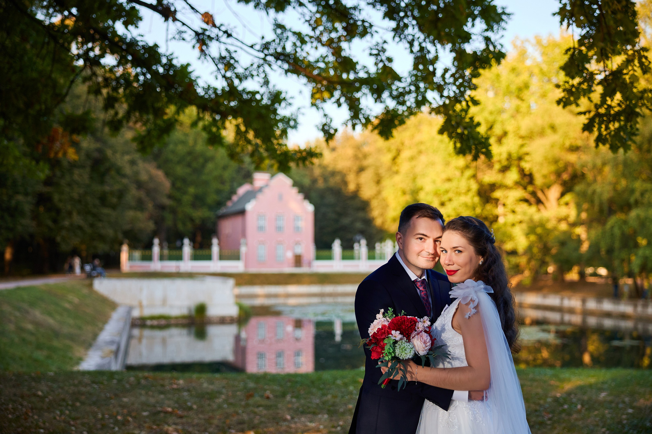 Свадебная фотосессия в Кусково. Свадебный фотограф Сергей Колбинский