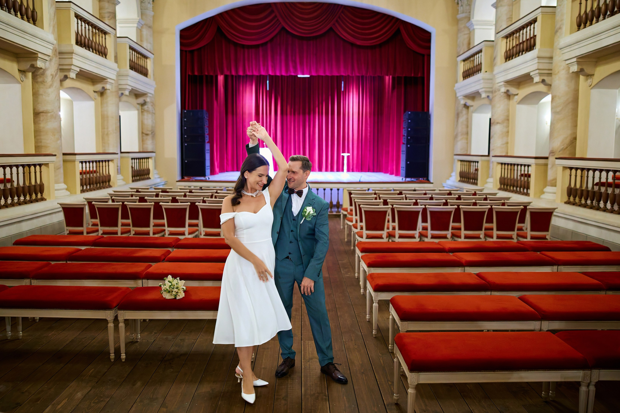 Свадебная фотосессия в Кинопарке Москино. Свадебный фотограф Сергей Колбинский