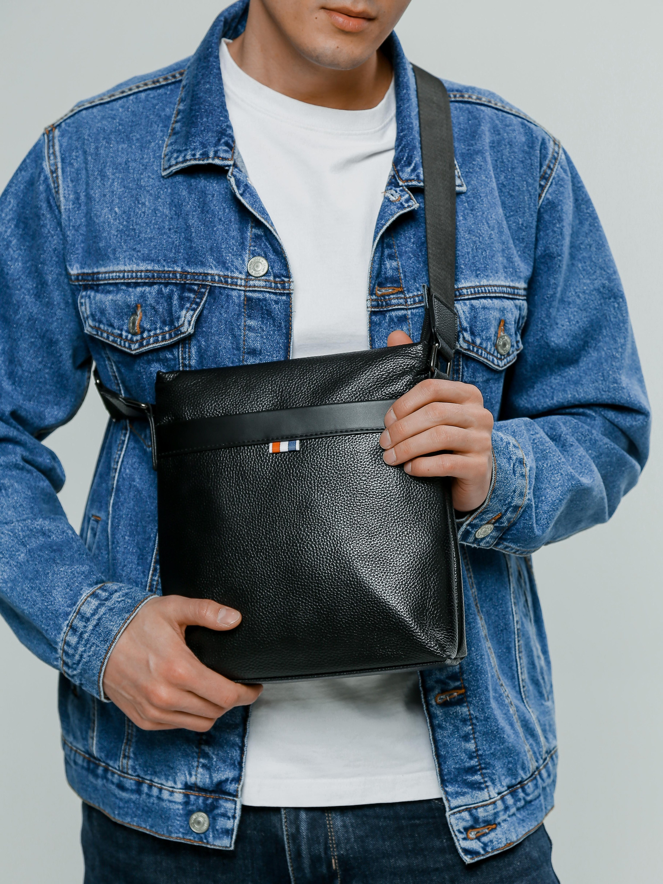 Коммерческая фотосессия мужских сумок для маркетплейсов и социальных сетей. Fashion фотограф в Санкт-Петербурге Савинова Ирина