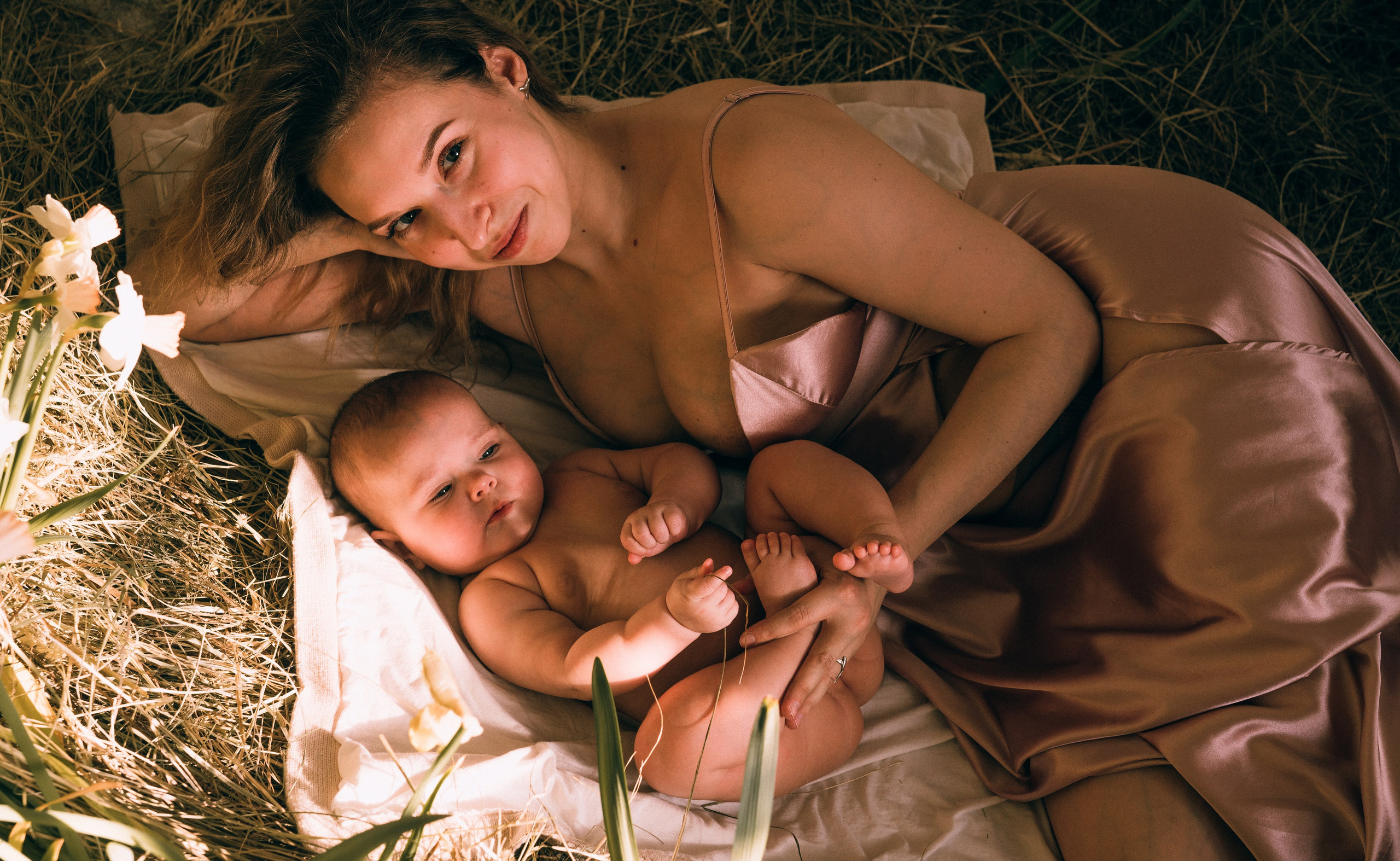 Цветочное материнство. Семейный, ньюборн фотограф, фотограф на роды в Москве, Виктория Тюльдюкова