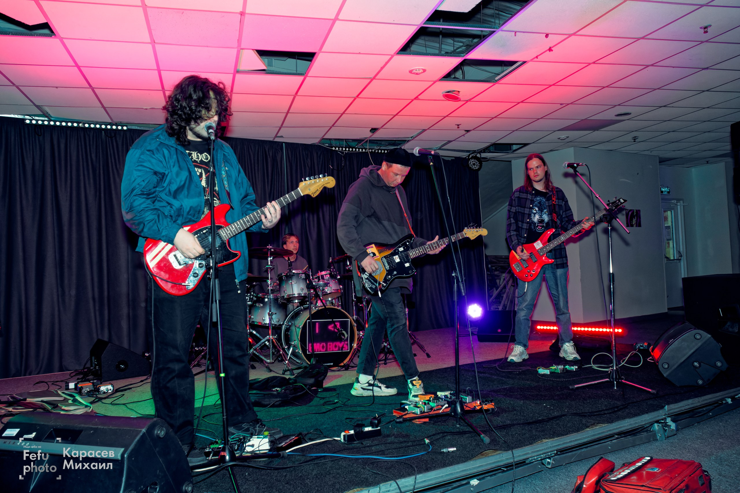 Концерт групп «Chrono's Idol» и «Продукты по акции». Репортажный, event-фотограф во Владивостоке