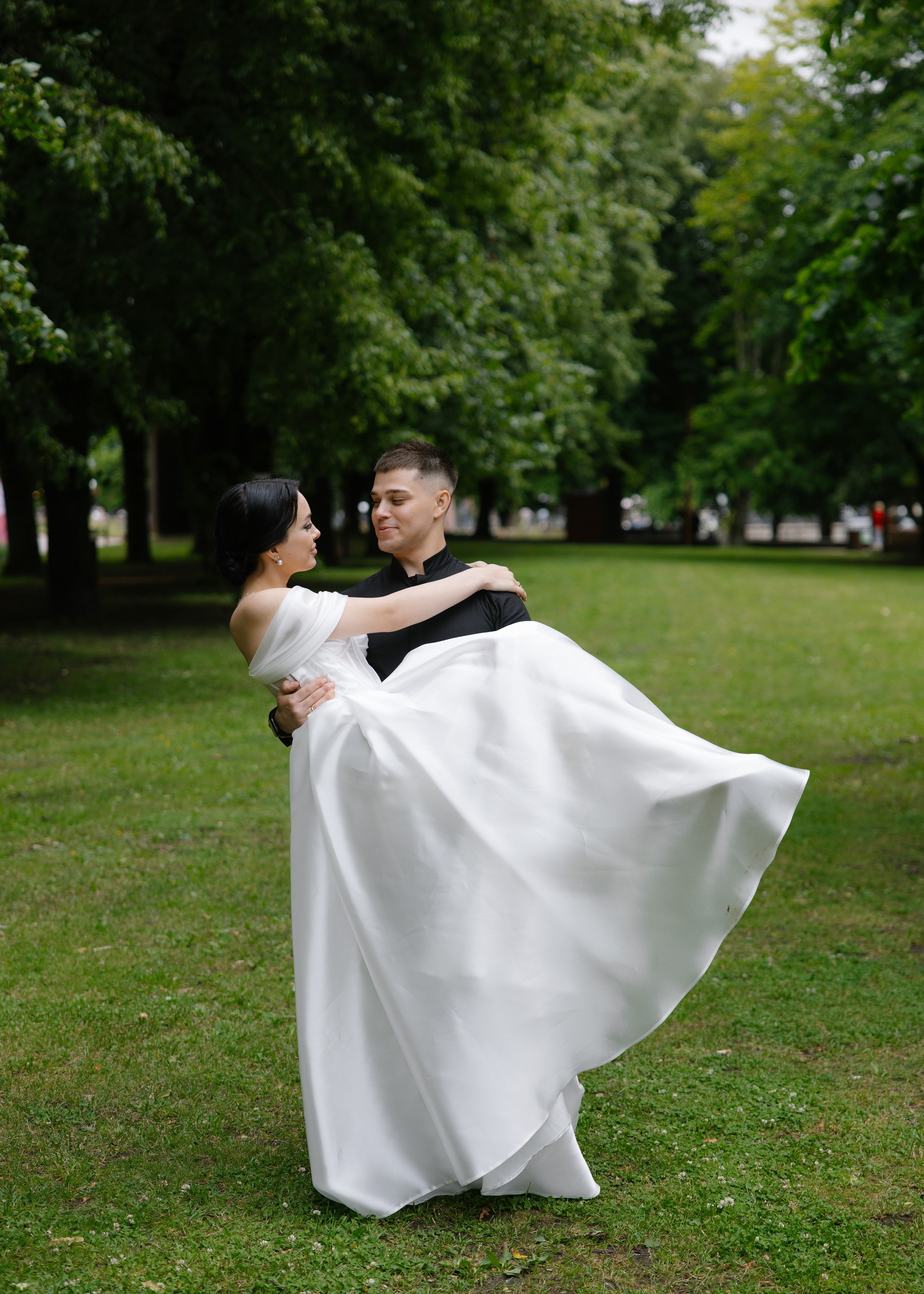 Дарина и Данил в музее изобразительных искусств. Свадебный фотограф в Калининграде Ольга Пасечник