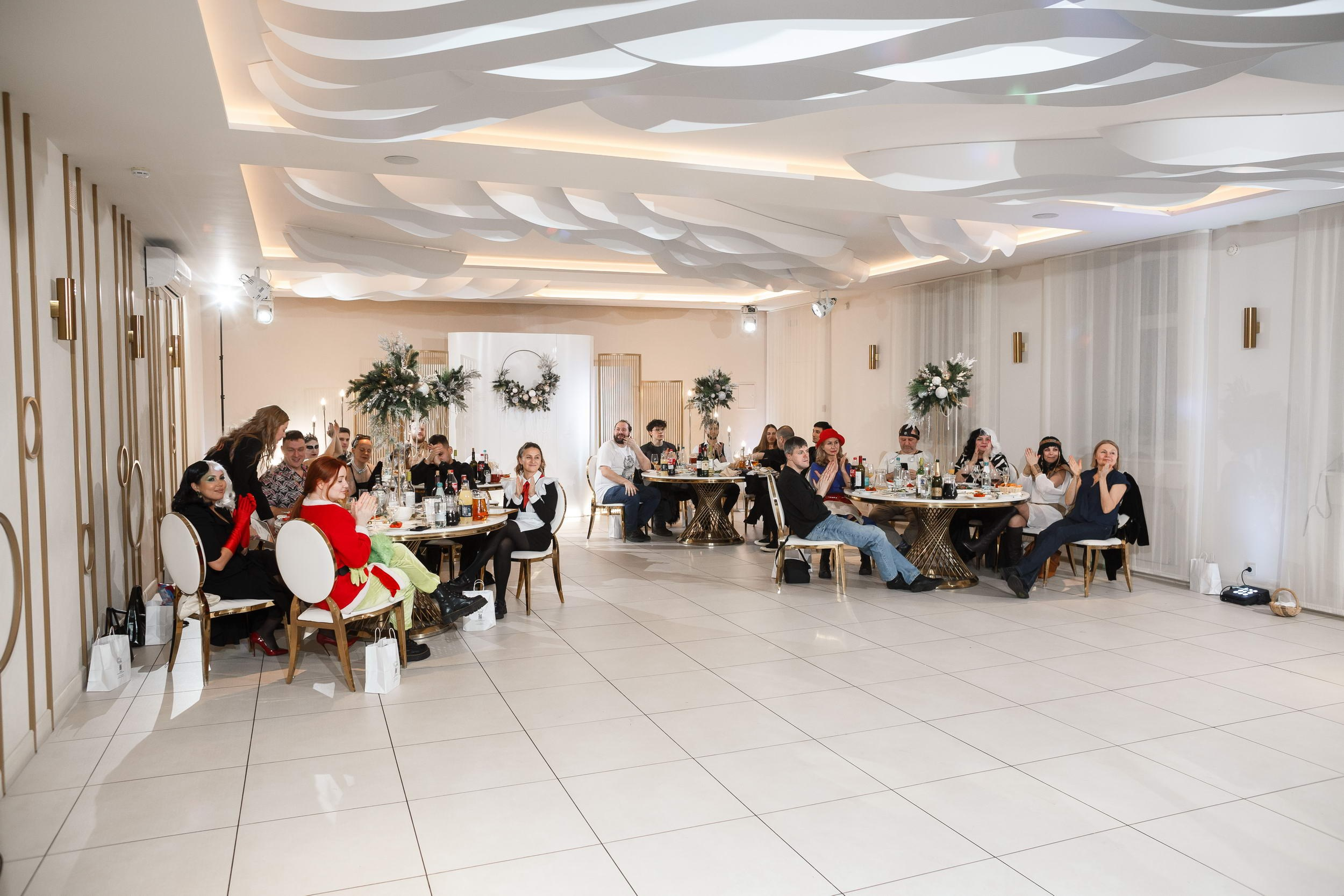 Новогодняя вечеринка сотрудников агенства недвижимости 8estate.ru. Свадебный фотограф Игорь Брундасов 8PHOTO на свадьбу венчание загс СПб