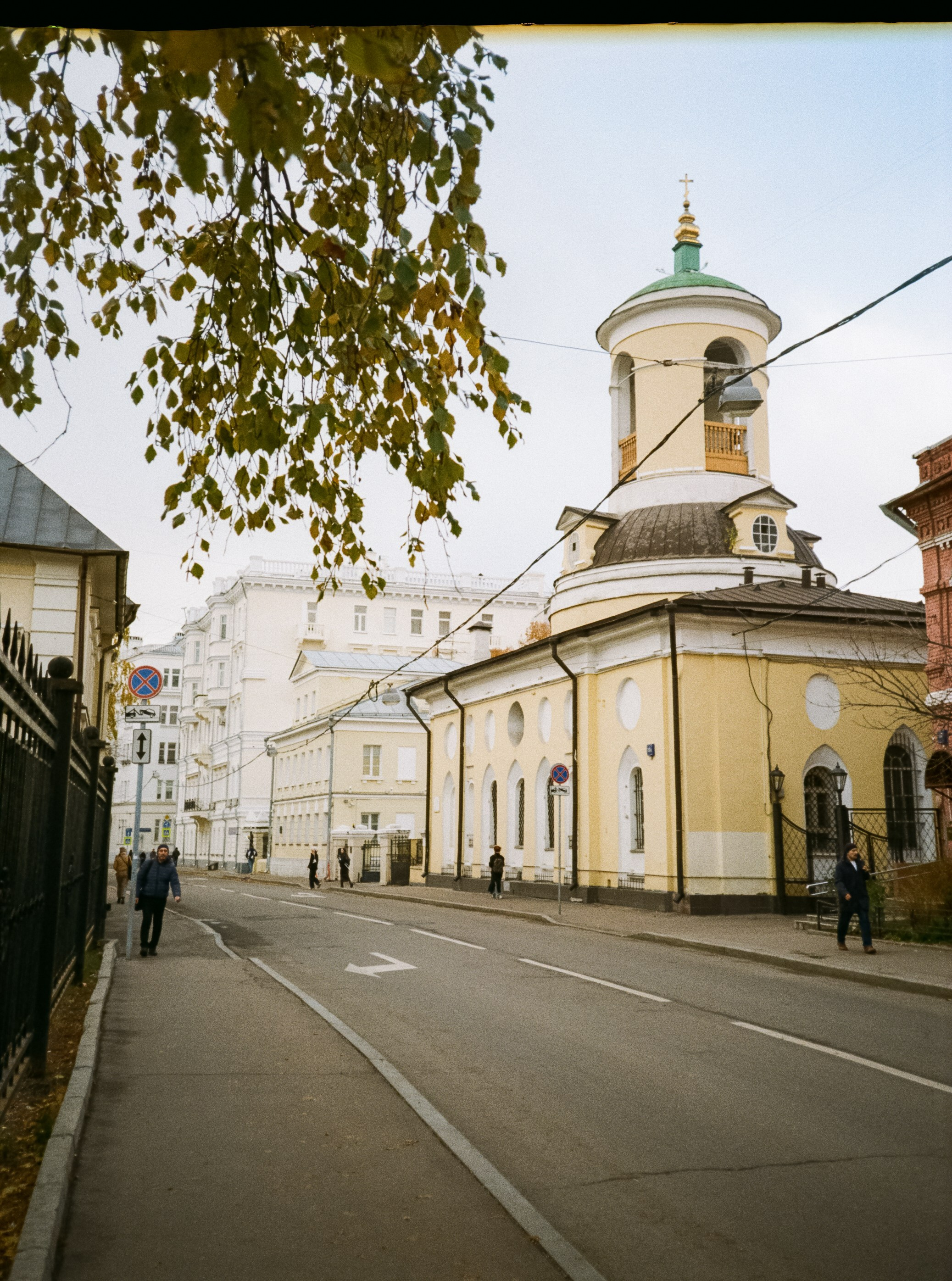 Чистые пруды, Покровка, Потаповский переулок / Cosina CX-1 / Kodak ProImage 100