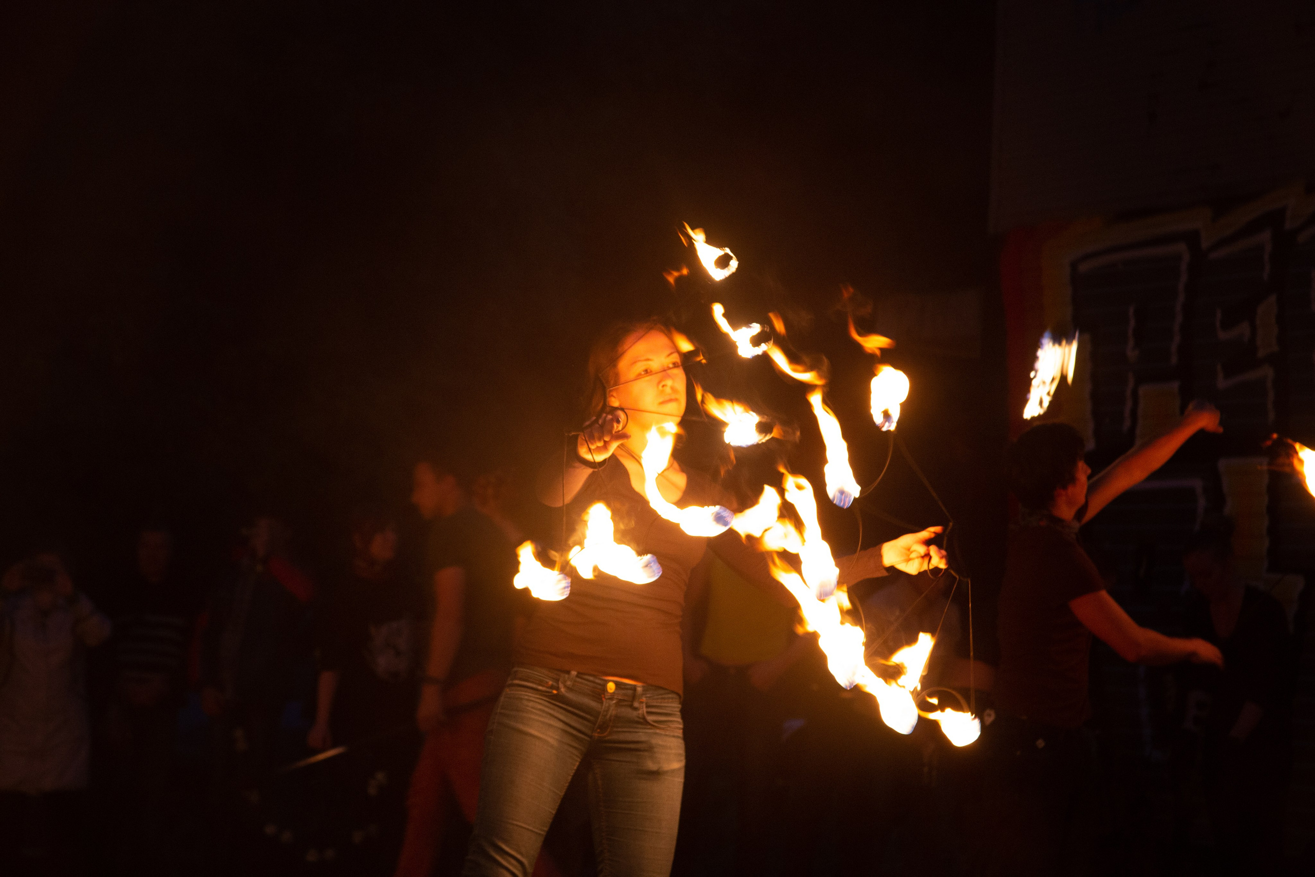 Огненное шоу в Перми. Фотограф Никита Попов. Фотограф Пермь. Фотосессия в фотостудии Перми и на свежем воздухе