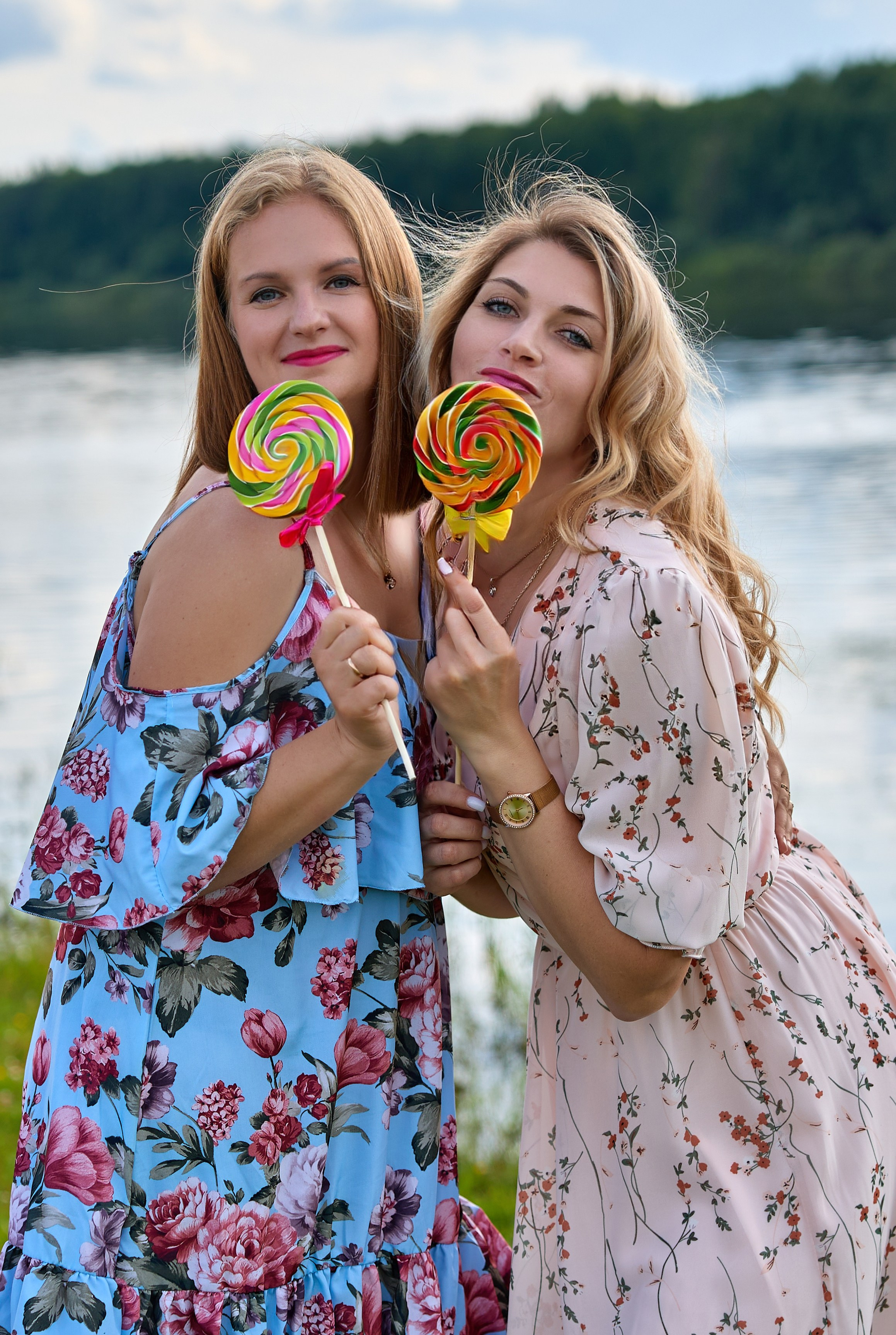 Летняя фотопрогулка. Мария, Татьяна, Евгения, Кристина и Александра. Фотограф Люся Воробьева
