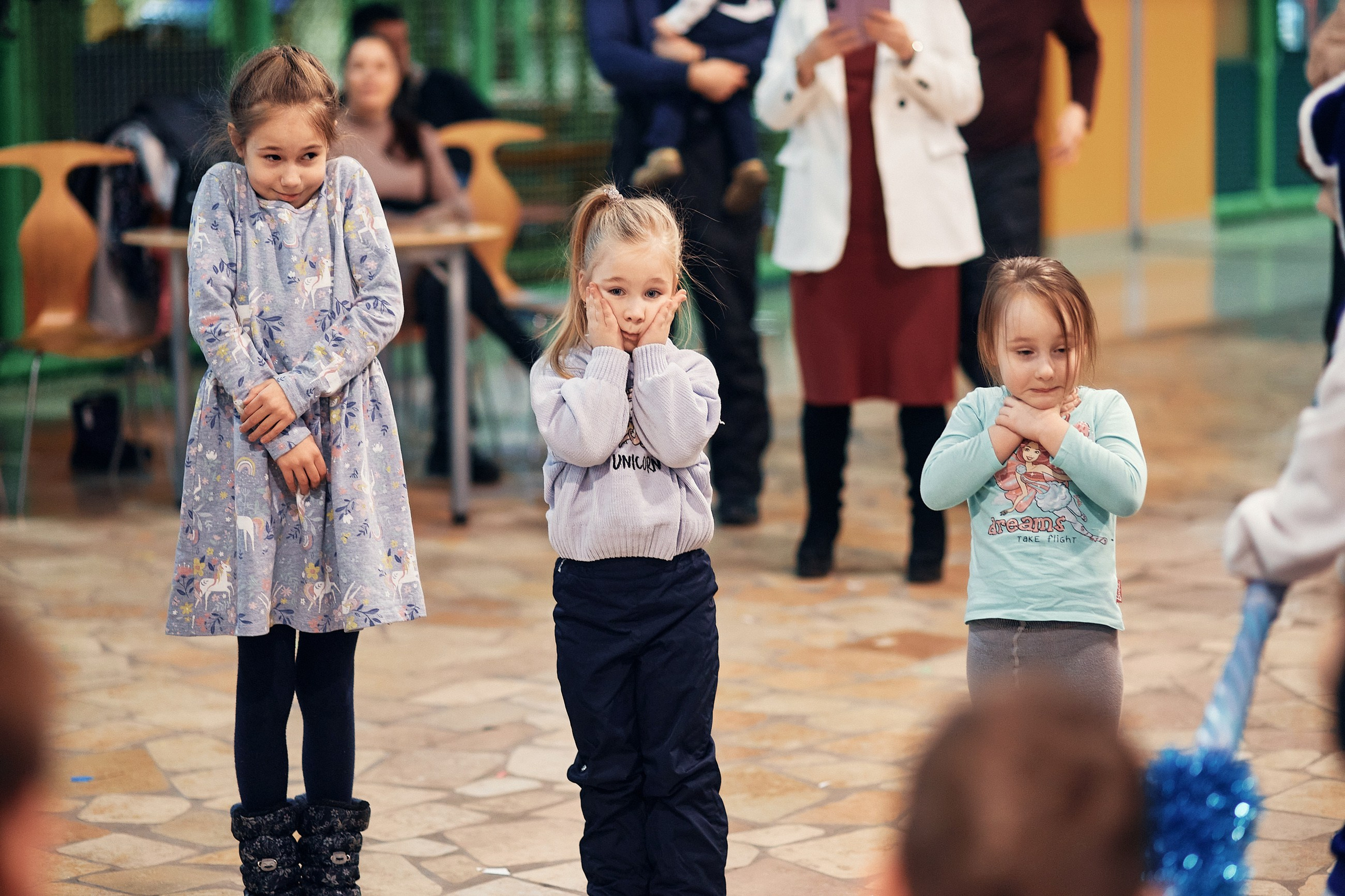 Детский новогодний праздник в ТЦ Июнь. Семейный и репортажной фотограф в Красноярске и Москве Виктор Бабинцев