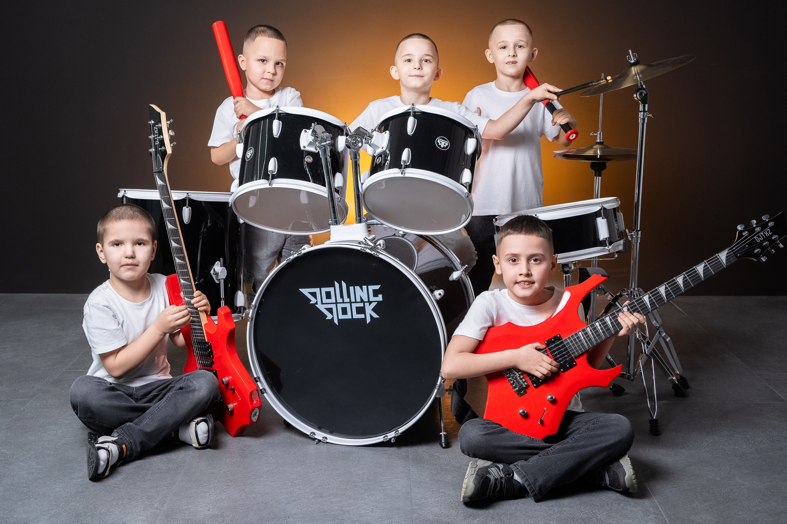 Выпускная фотосессия в фотостудии. Выпускные альбомы Нижнекамск Набережные Челны Фотостудия Небо