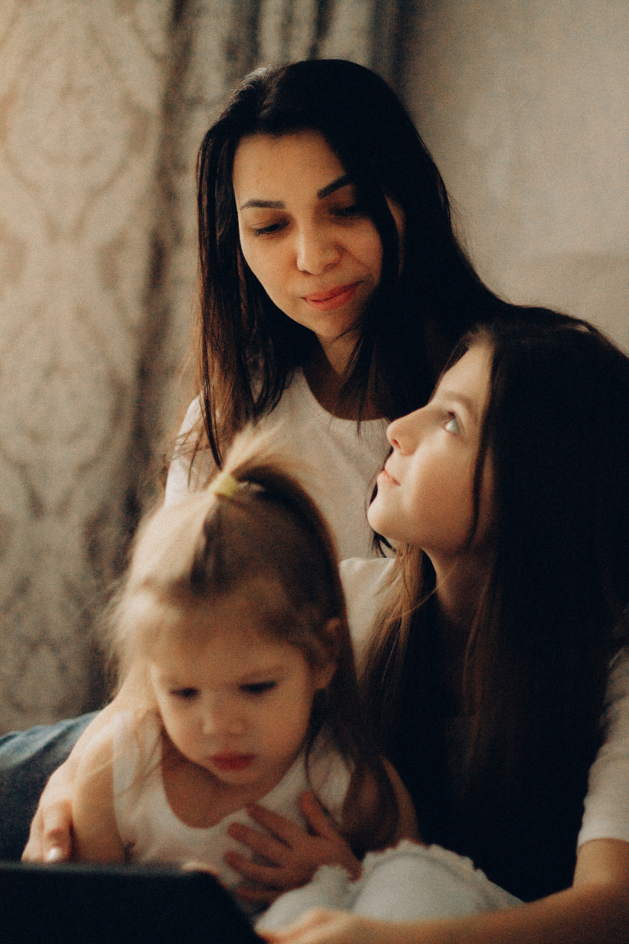 фотография мамы и двух дочек