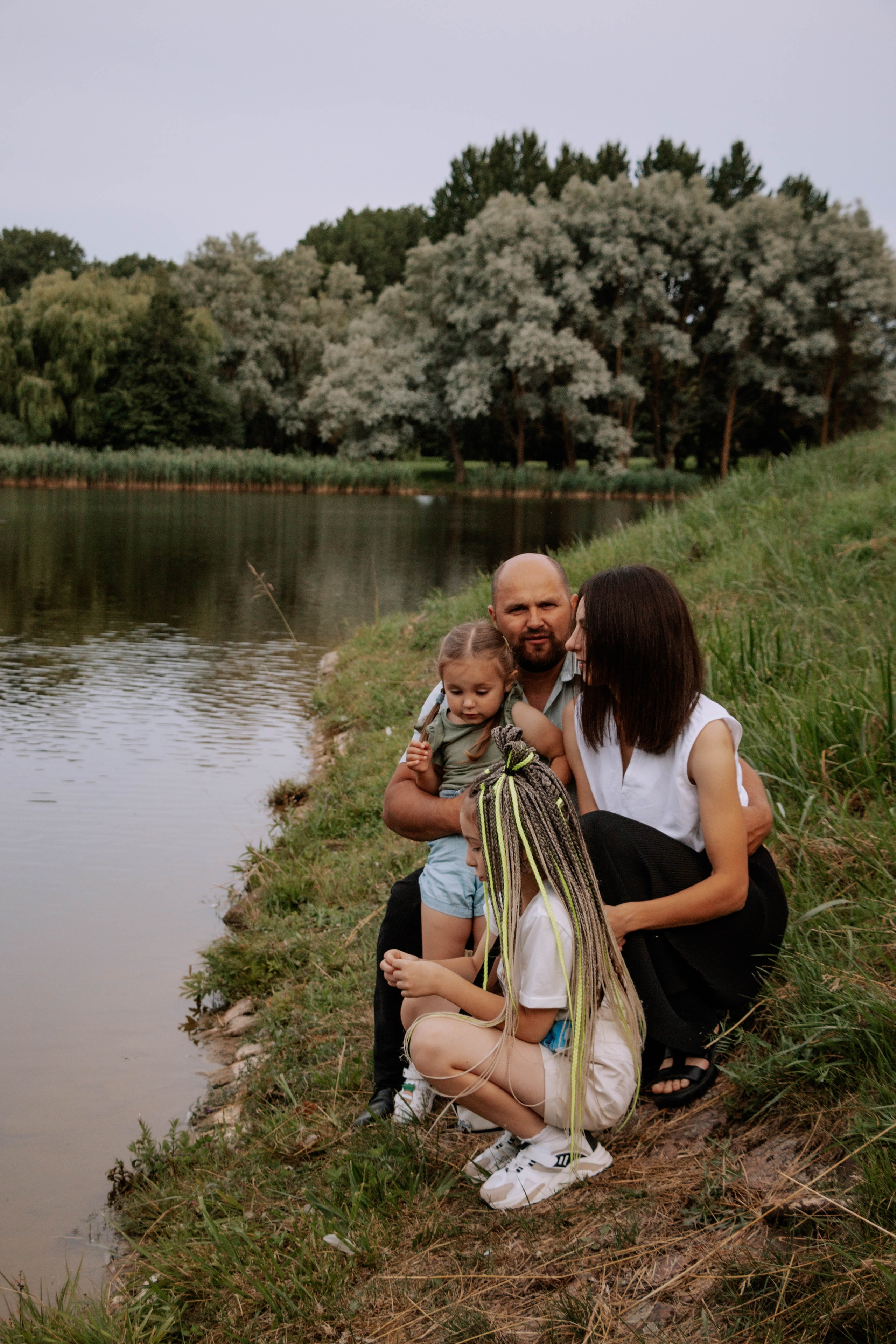 Алексей, Римма, Аннушка и Полина. Бережно сохраняю ваши чувства и истории на своих фотографиях