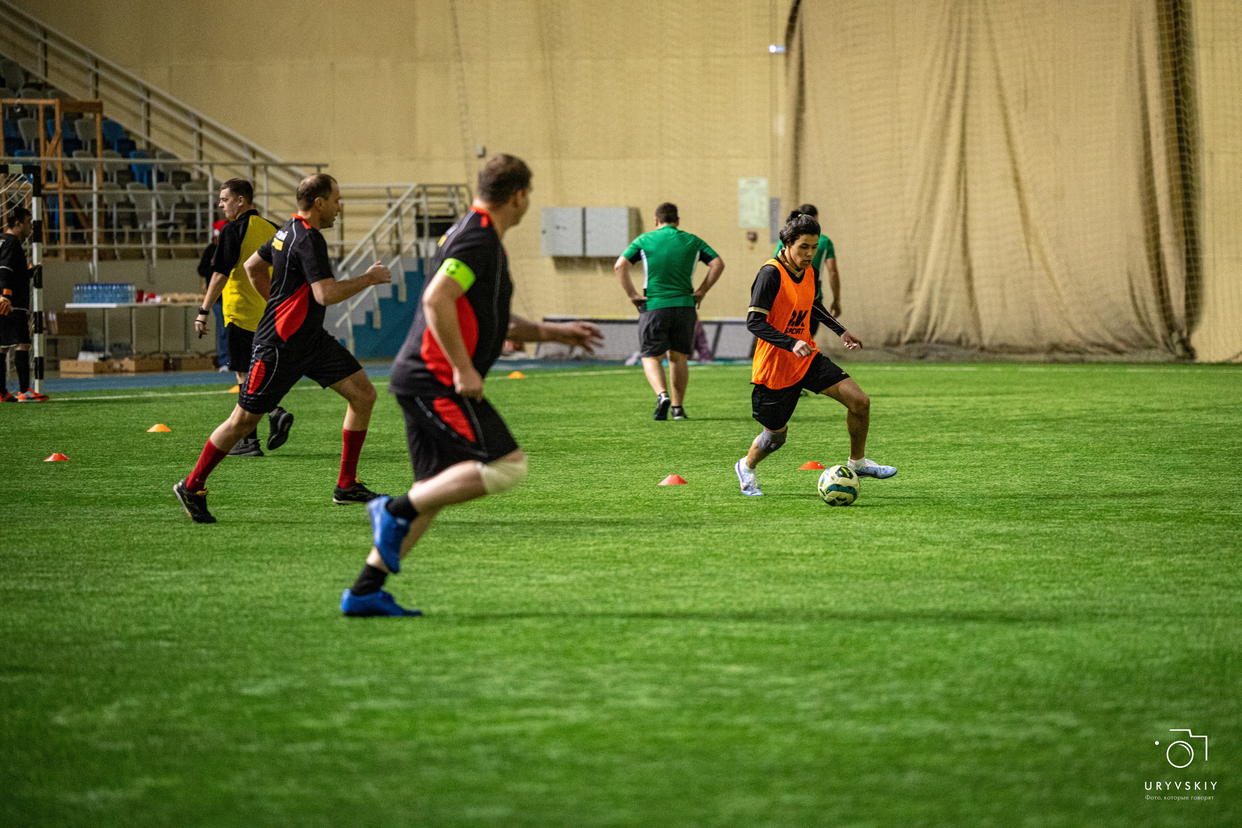 Командор футбол 29.11.2025. Игорь Урывский. Фотограф Красноярск