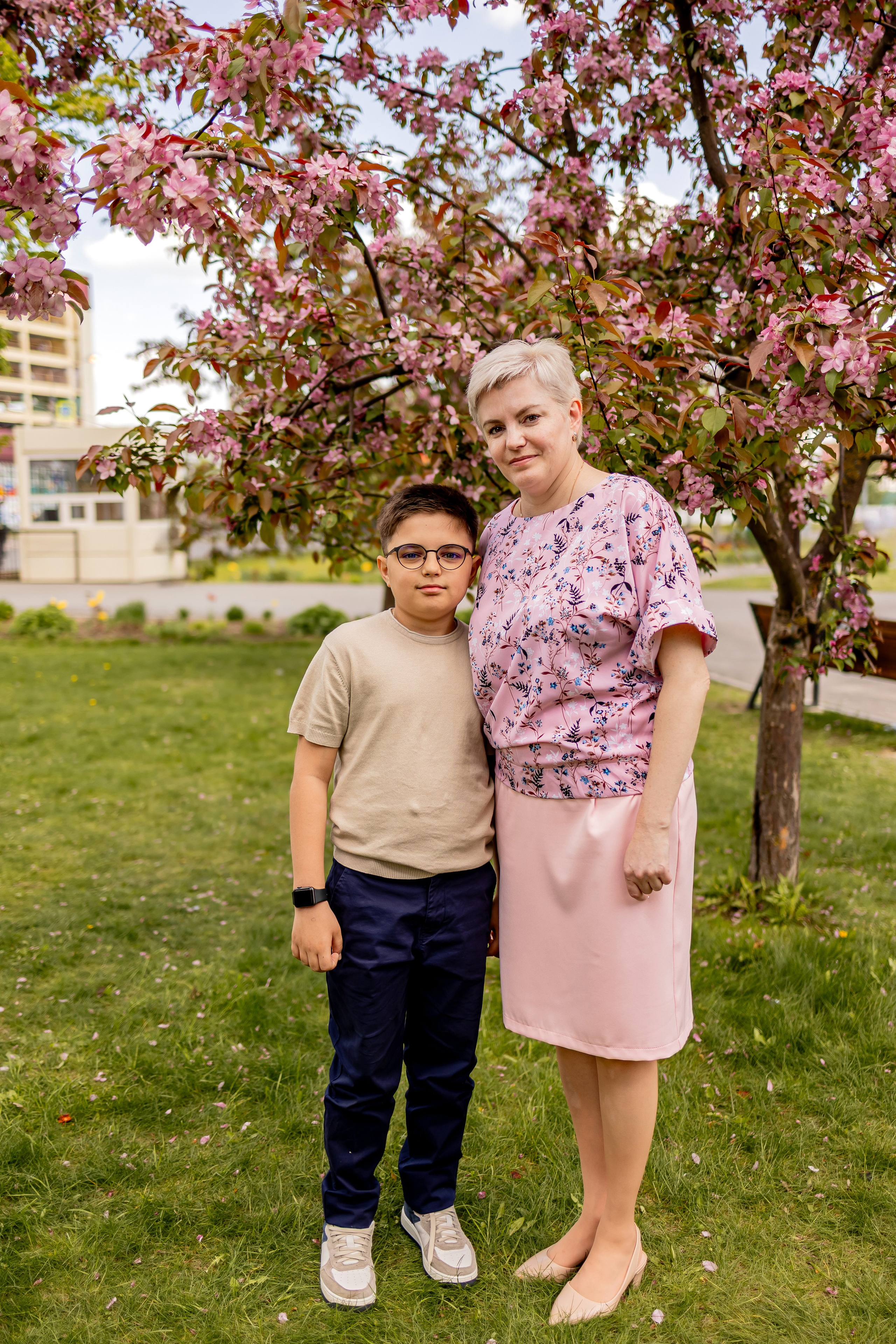 Выпускной в начальной школе на улице. Фотограф и видеограф Москва. Свадебный фотограф, видеограф. Выпускные альбомы. Оживающие альбомы