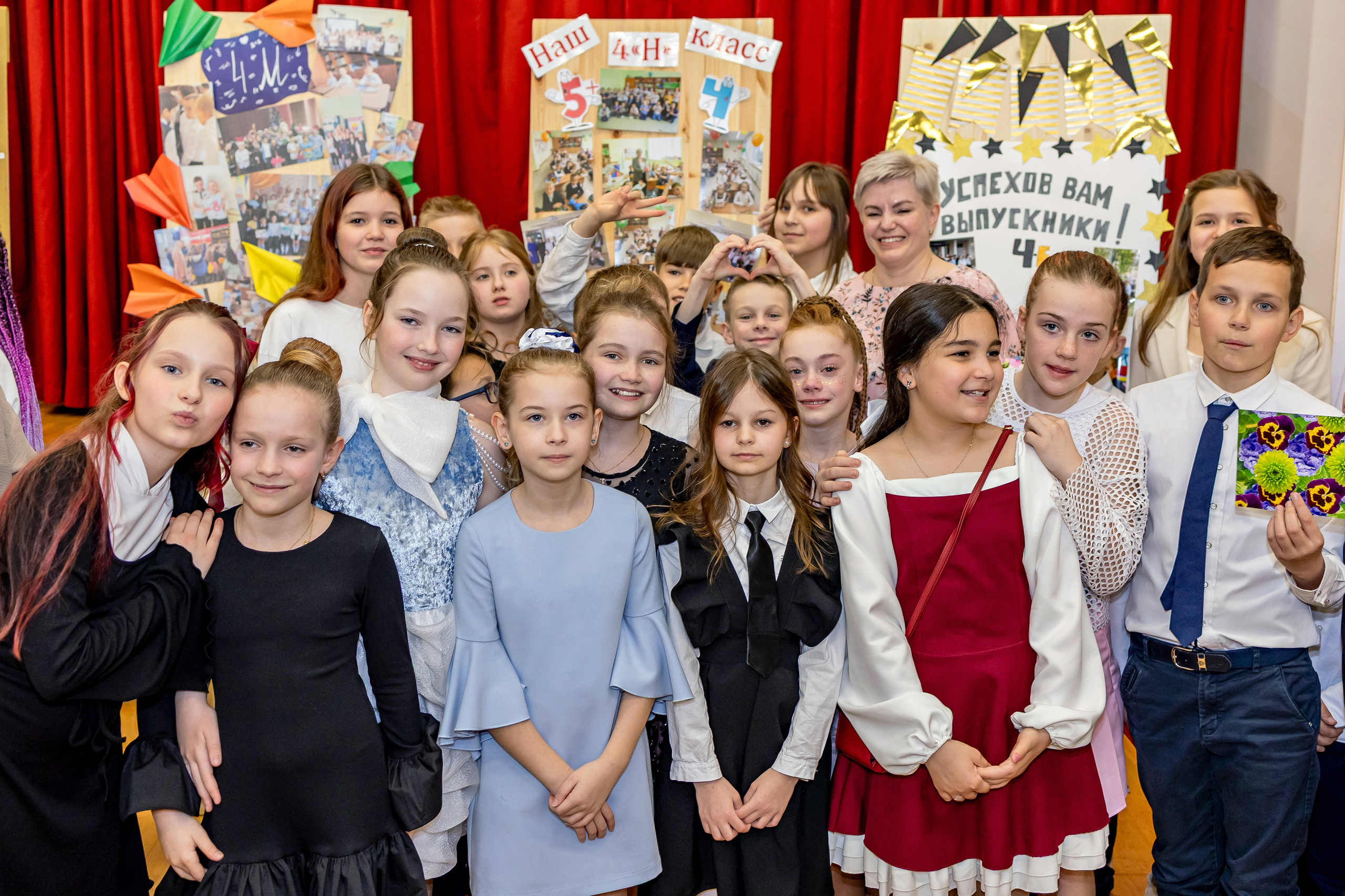 Выпускной праздник в начальной школе. Фотограф и видеограф Москва. Свадебный фотограф, видеограф. Выпускные альбомы. Оживающие альбомы