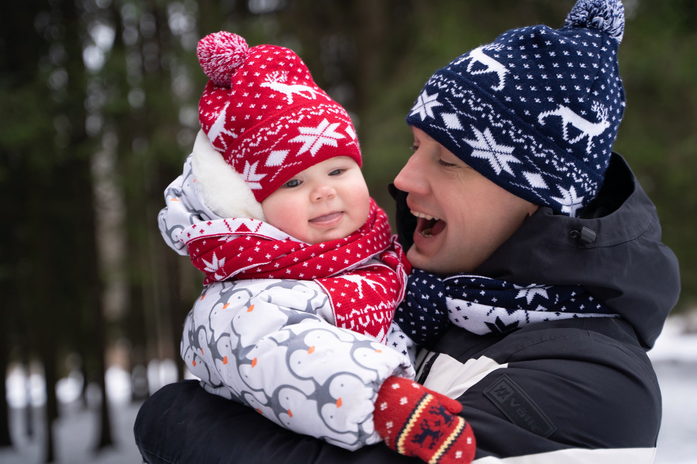 Зимой в лесу семейная съемка. Семейный видеограф и фотограф Соснина Марина