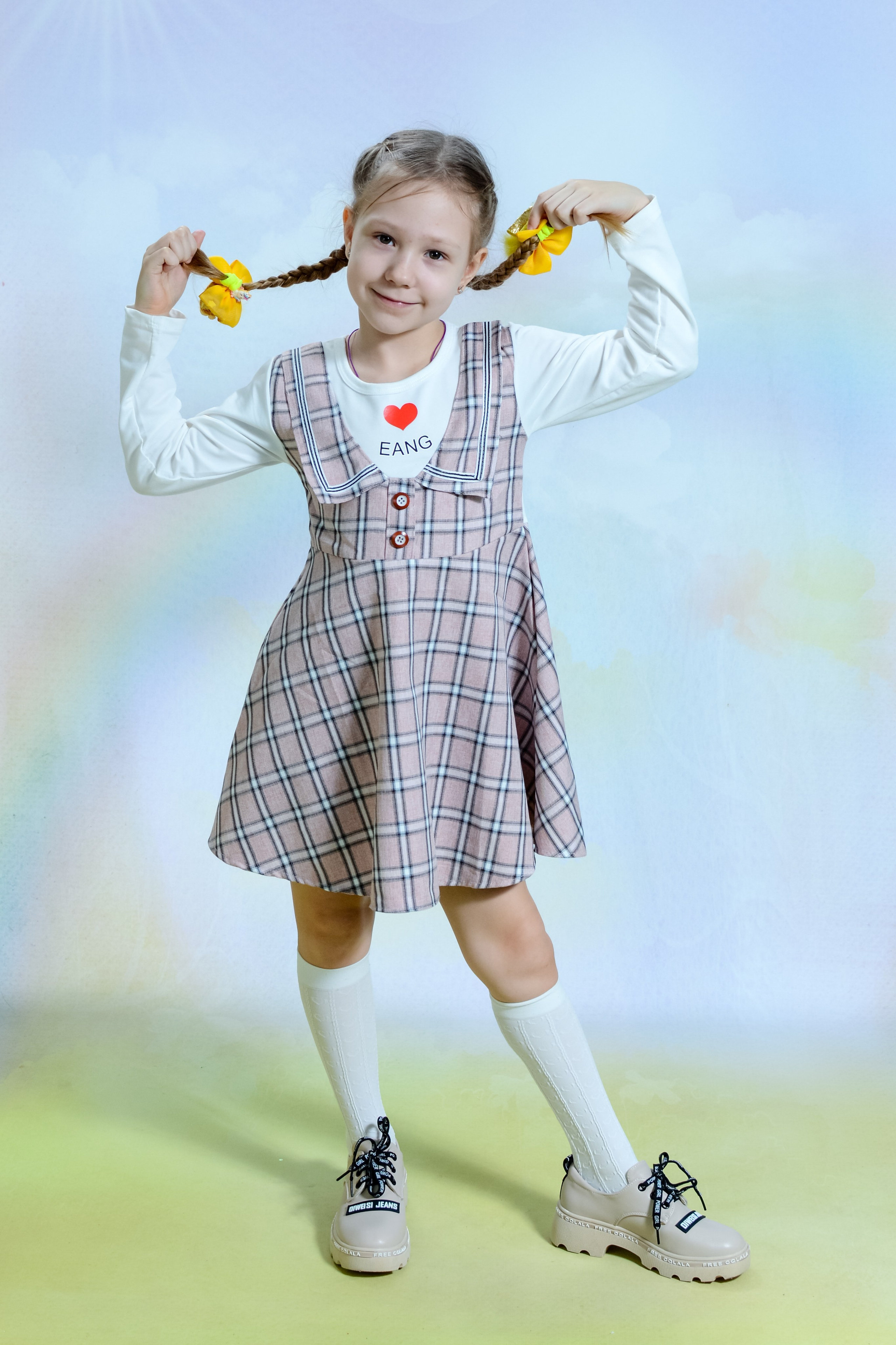 Студийная фотосессия для выпускного альбома. Вячеслав Скрипник Фотограф Краснодар